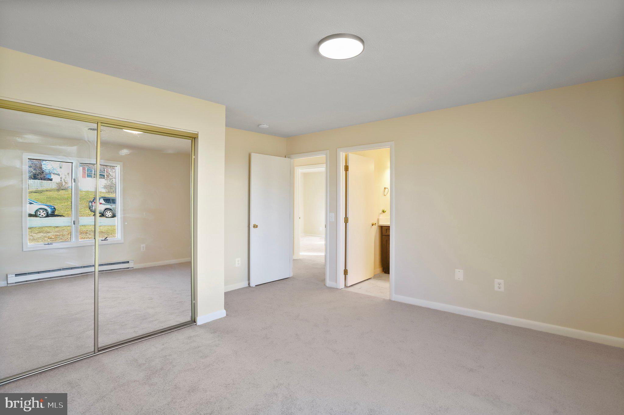 MOUNTAIN VIEW ACRES - Residential