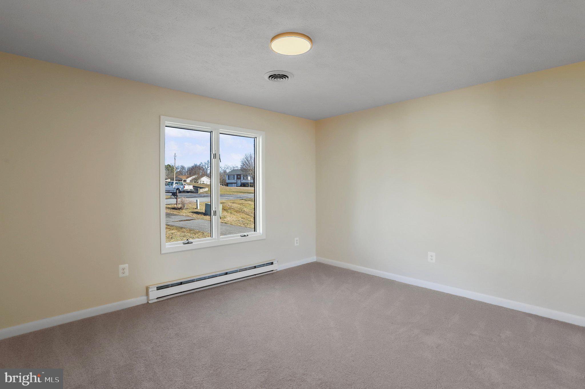 MOUNTAIN VIEW ACRES - Residential