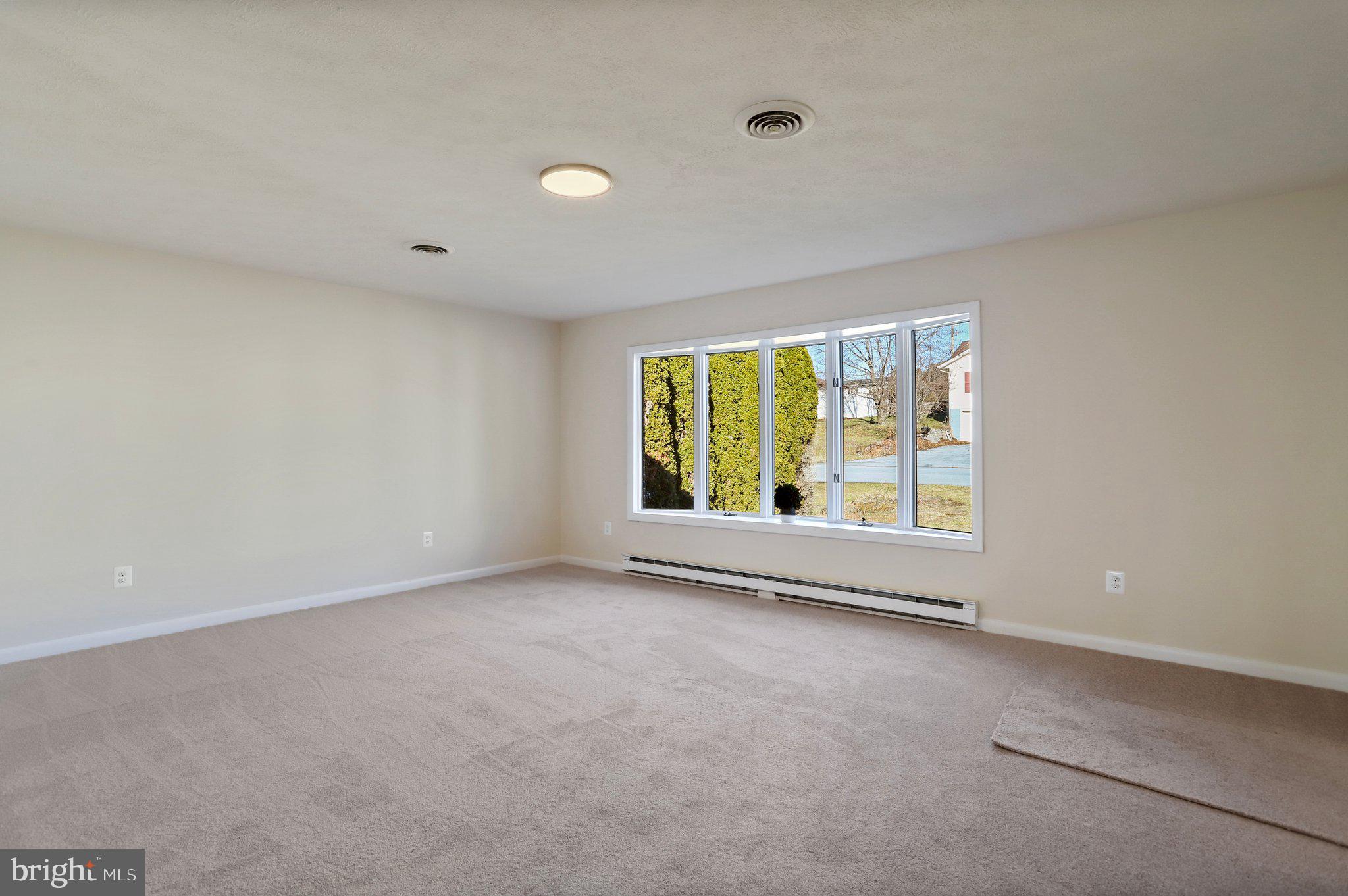 MOUNTAIN VIEW ACRES - Residential