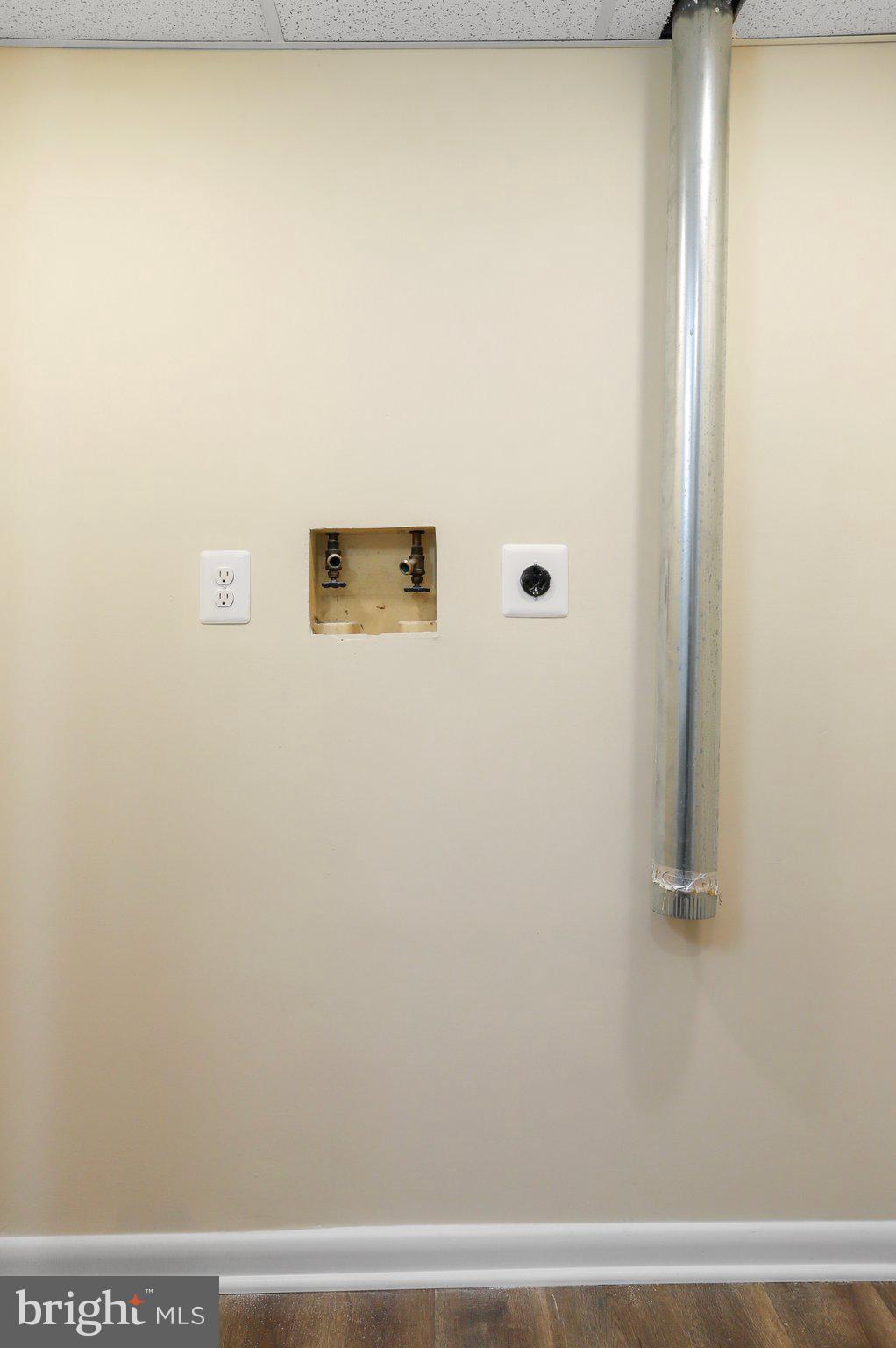 MOUNTAIN VIEW ACRES - Residential