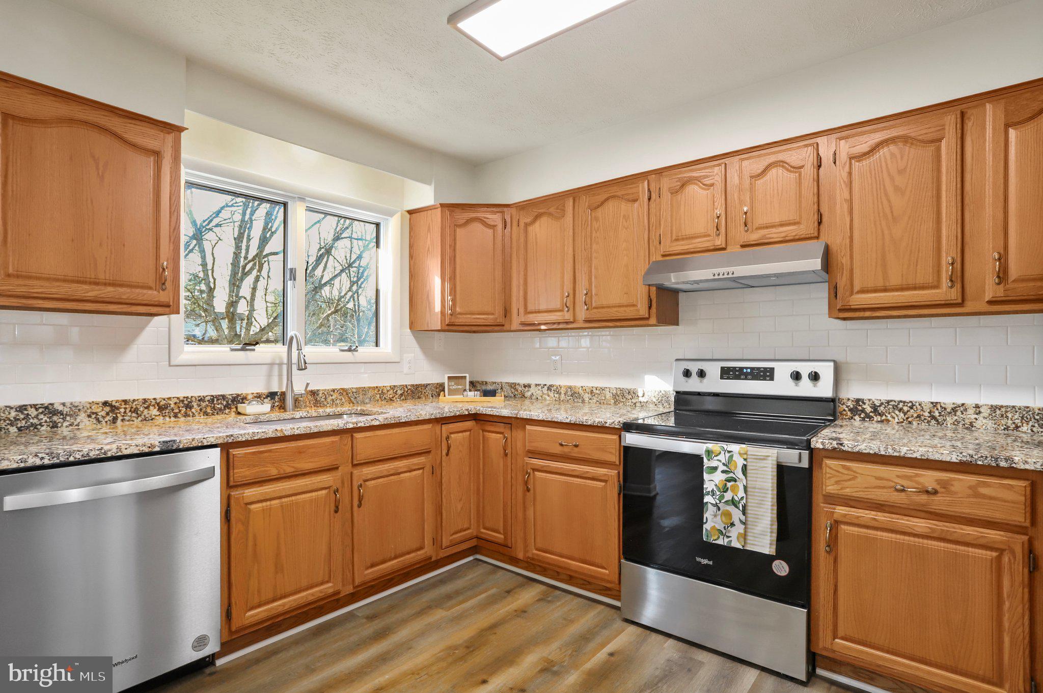 MOUNTAIN VIEW ACRES - Residential