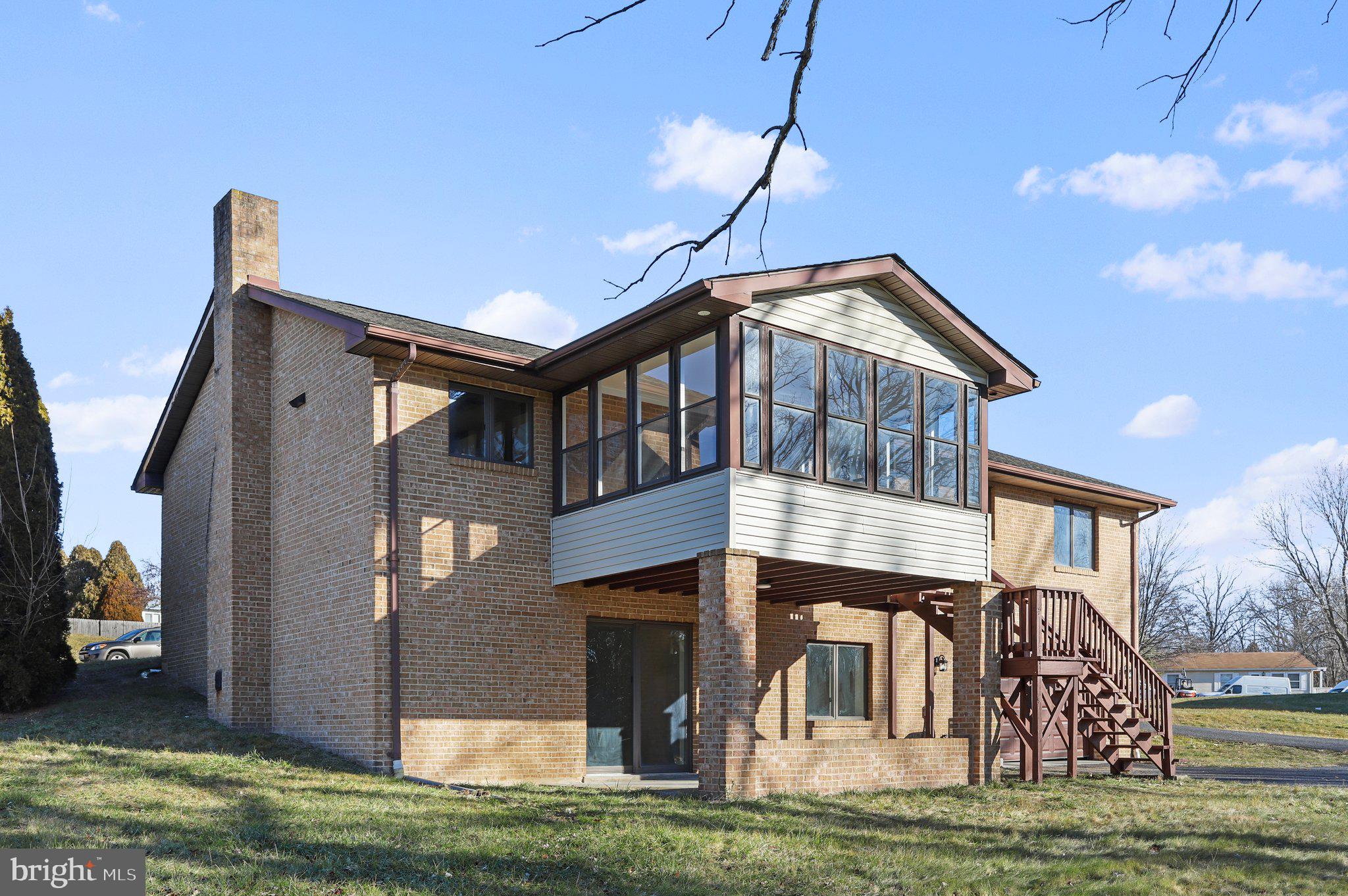 MOUNTAIN VIEW ACRES - Residential