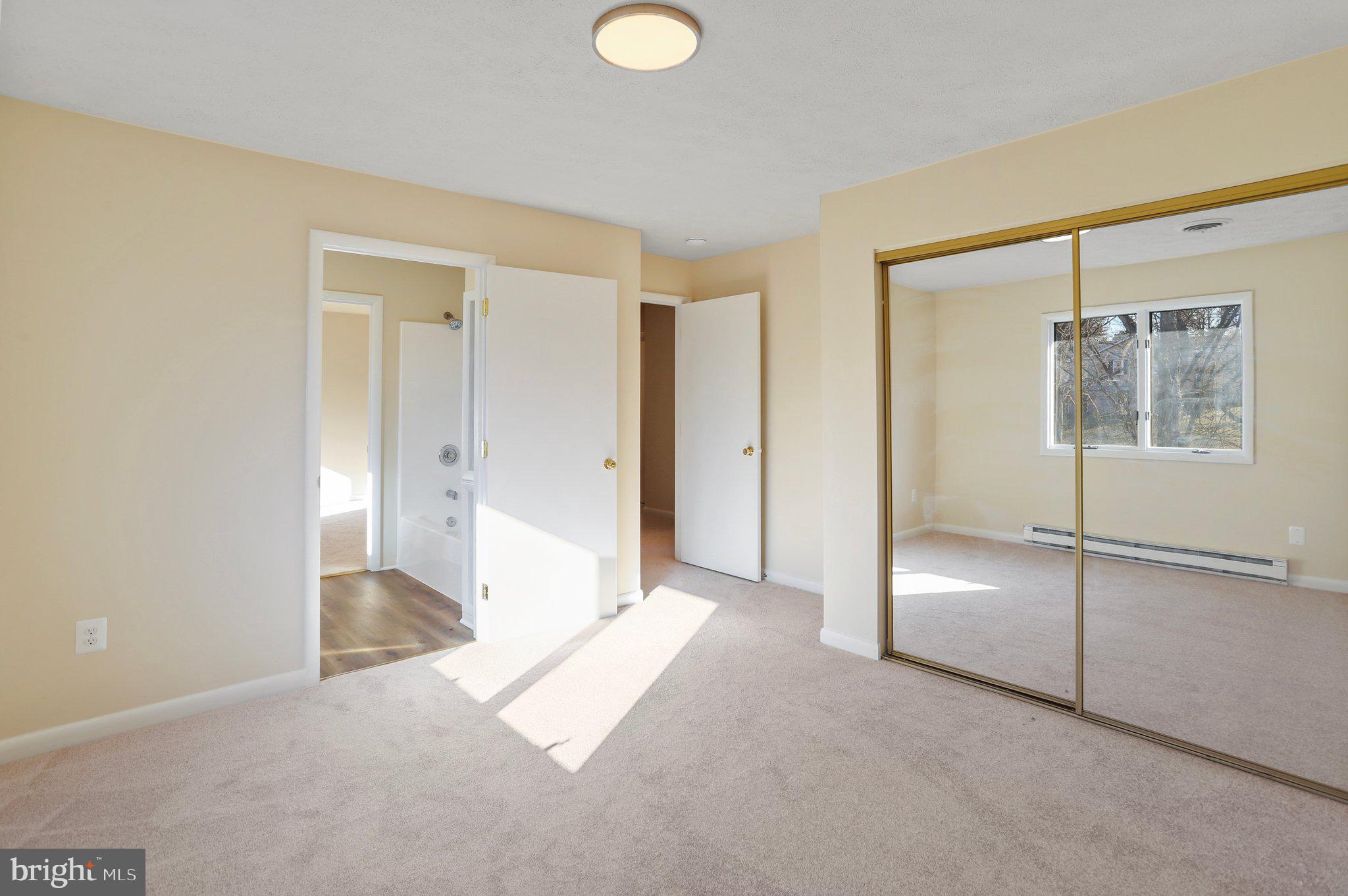 MOUNTAIN VIEW ACRES - Residential