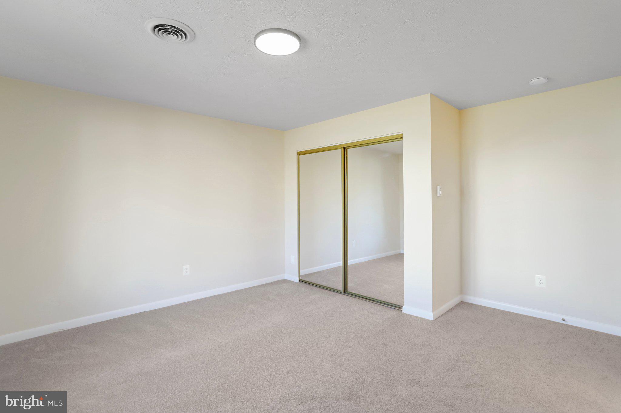 MOUNTAIN VIEW ACRES - Residential