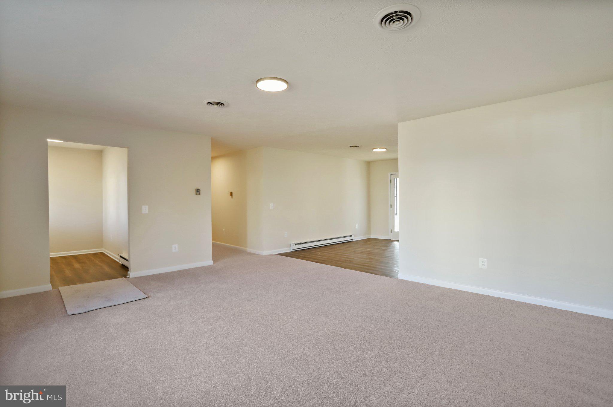 MOUNTAIN VIEW ACRES - Residential