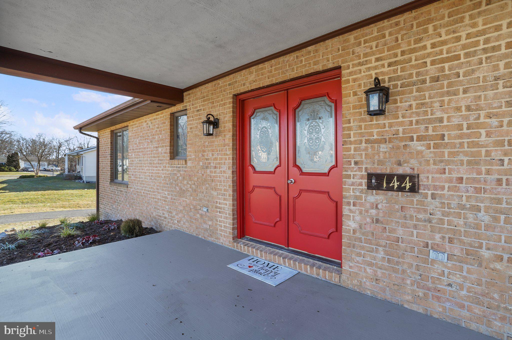 MOUNTAIN VIEW ACRES - Residential