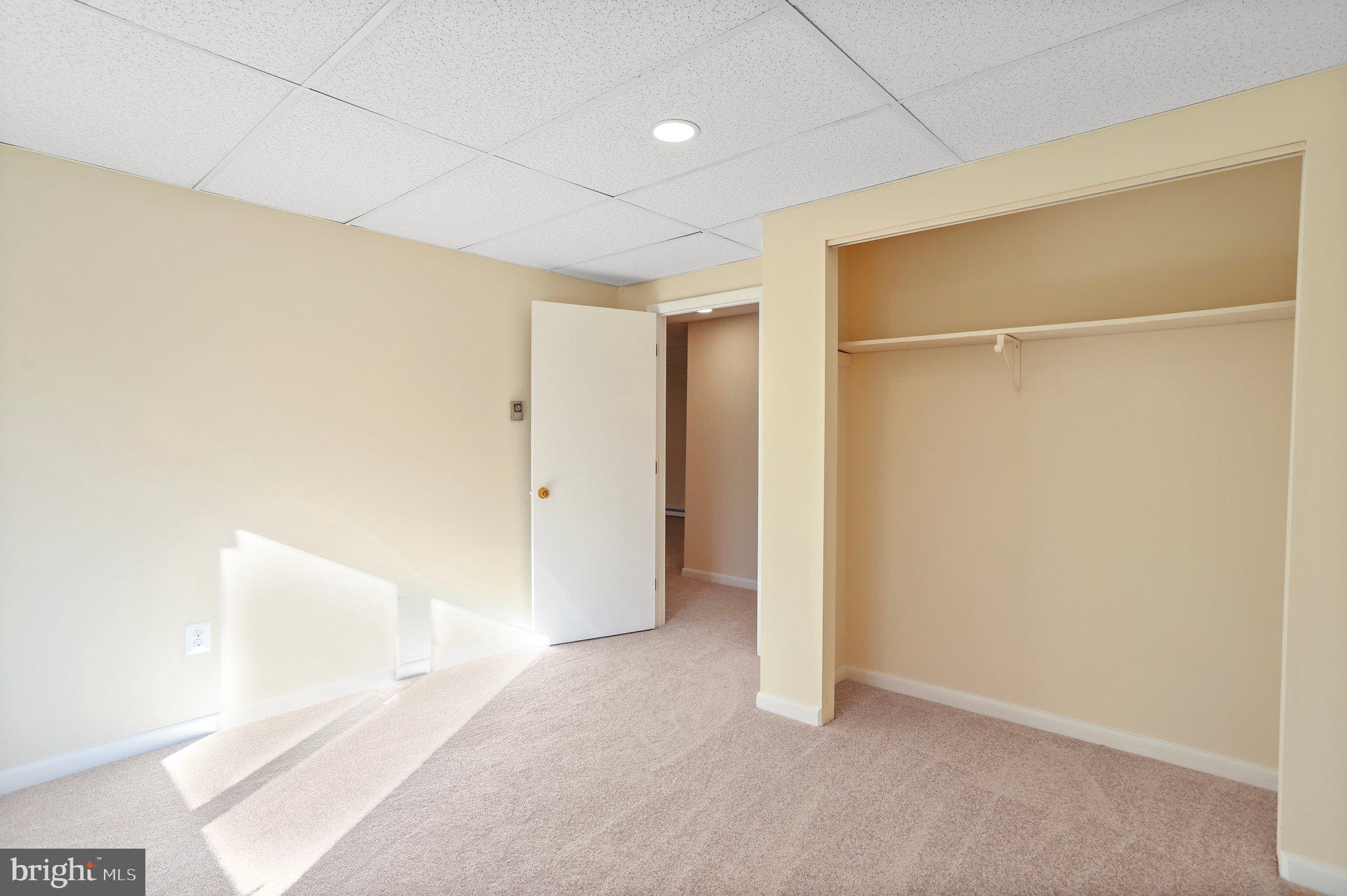 MOUNTAIN VIEW ACRES - Residential