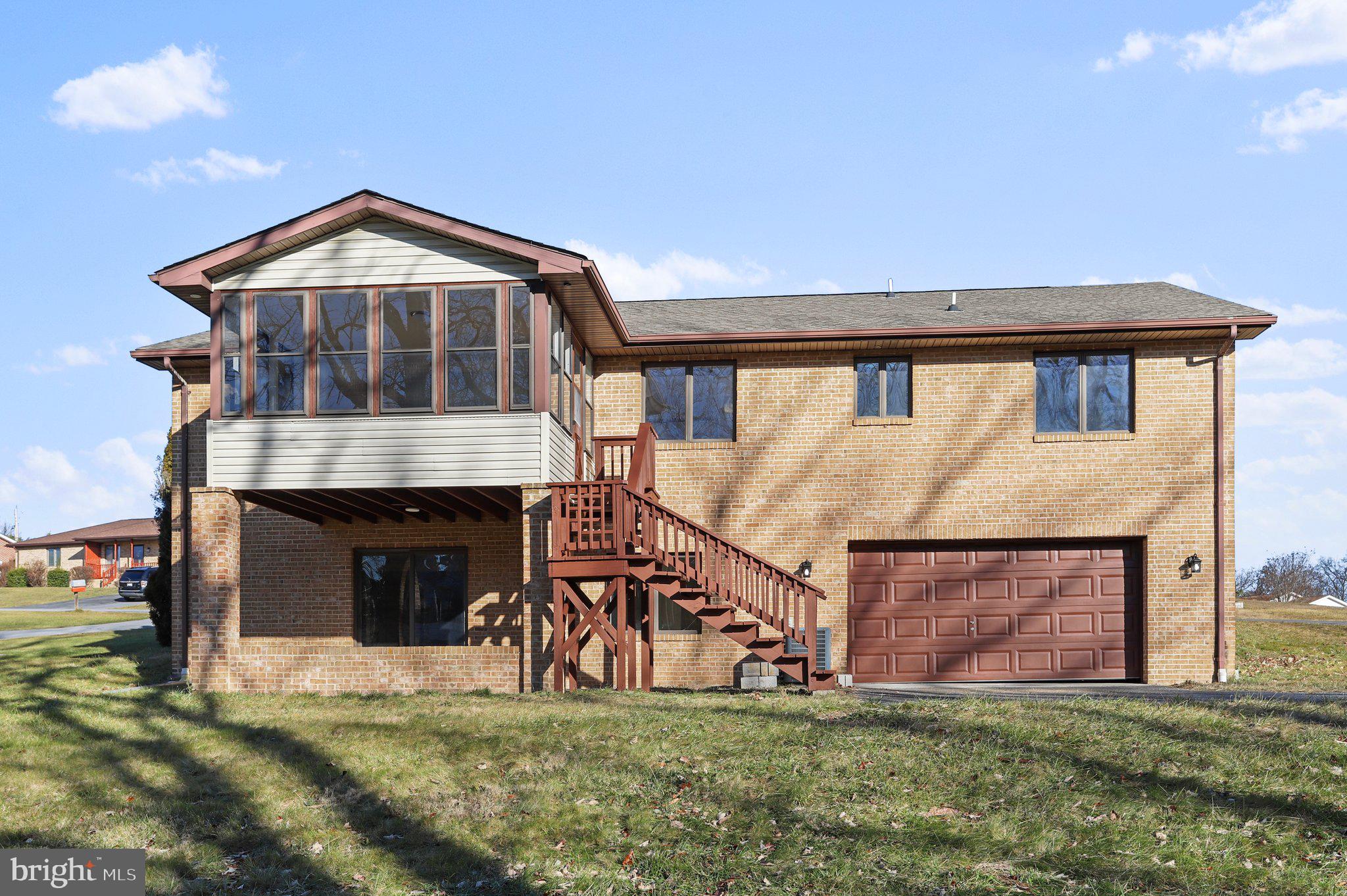 MOUNTAIN VIEW ACRES - Residential