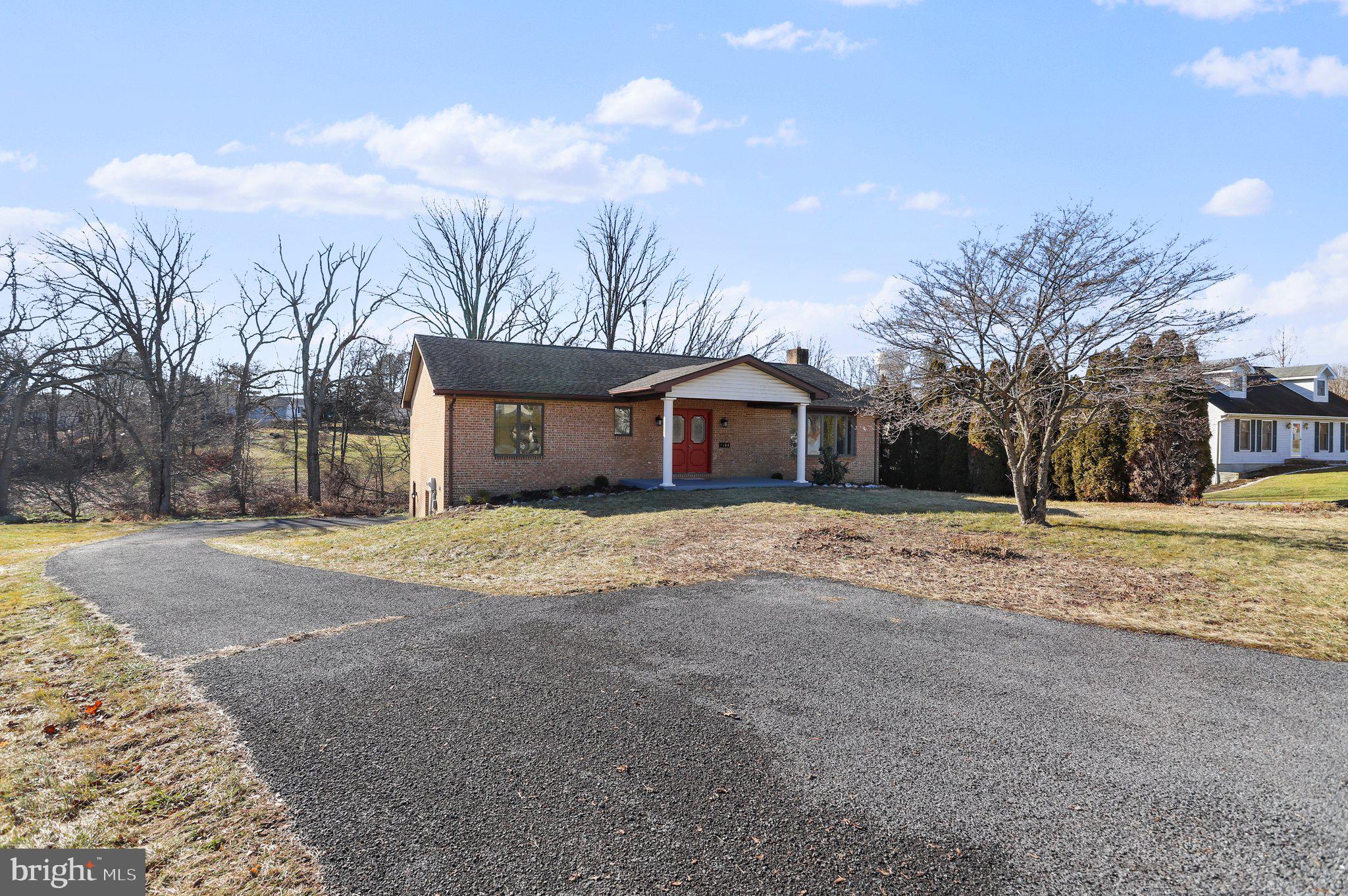 MOUNTAIN VIEW ACRES - Residential