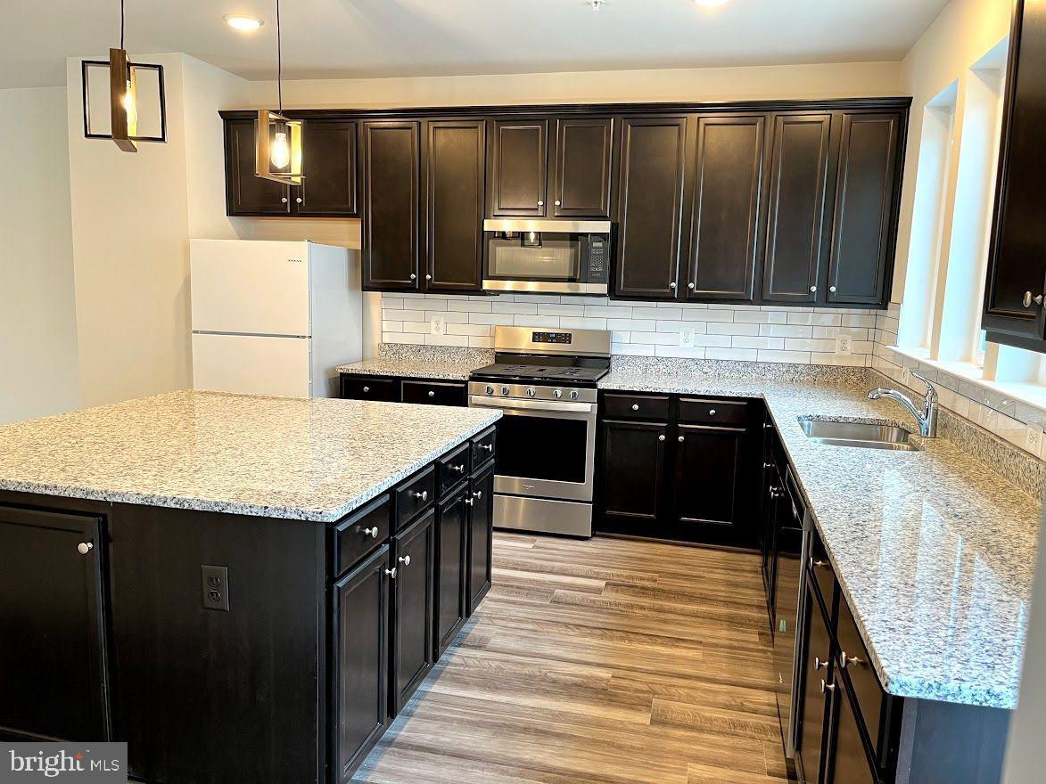 CENTURY ROW - Residential Lease