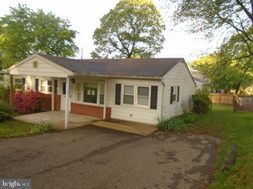 DELAYED SETTLEMENT DUE TO TITLE ISSUES.. This Home offers 1 level living with 3 bedrooms and 1 full bath. Open floor plan . Enclosed sun room off dining room that leads to patio.  Huge Back yard has privacy fence and shed . Over sized driveway for plenty of parking. Covered front porch. Close to Community Parks and Schools. Easy access to rt 100 , 10 and Mountain Rd.