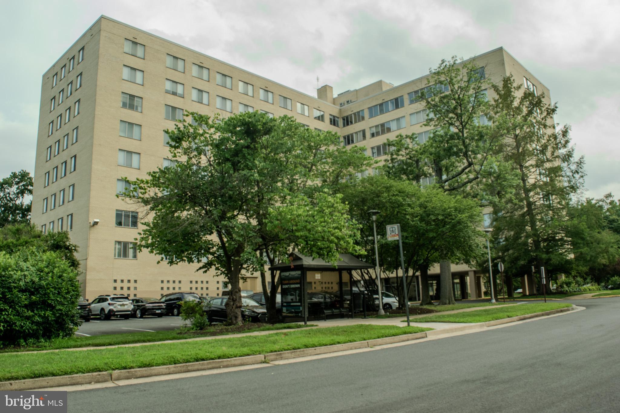 Beautifully updated 2 bed 1.5 bath condo located in River Towers located on the top floor with private balcony and views of the Potomac. Updated kitchen featuring beautiful granite counter tops. Hardwood floors throughout. Condo fee includes all utilities. Conveniently located in Alexandria next to Belle View Shopping Center with access to grocery stores, restaurants and other shops. A commuter dream with access to major road ways 495, rt 1, and public transportation.