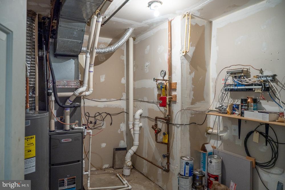 CAMERON STATION - Residential Lease