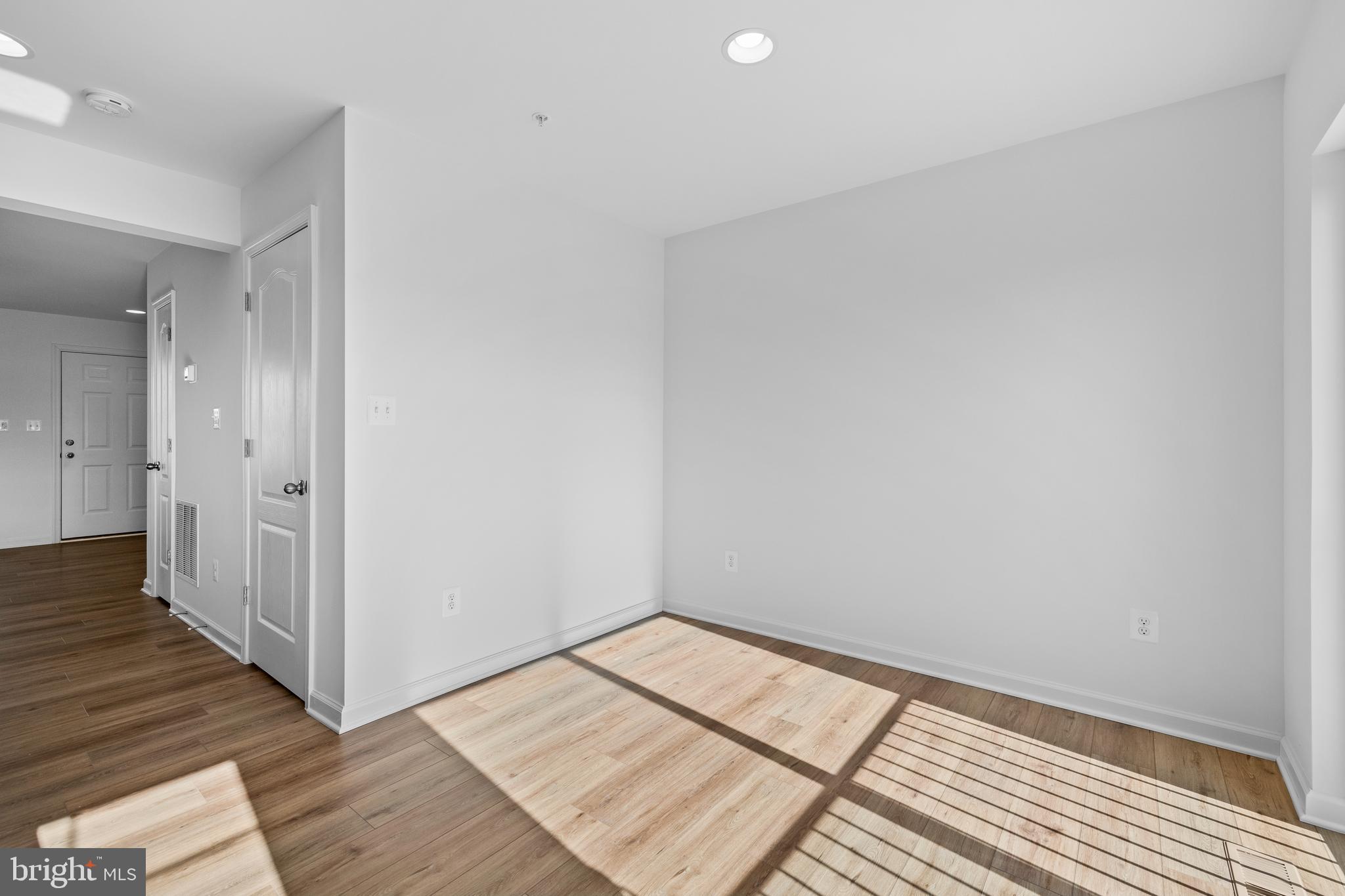 BURHANS VILLAGE - Residential Lease