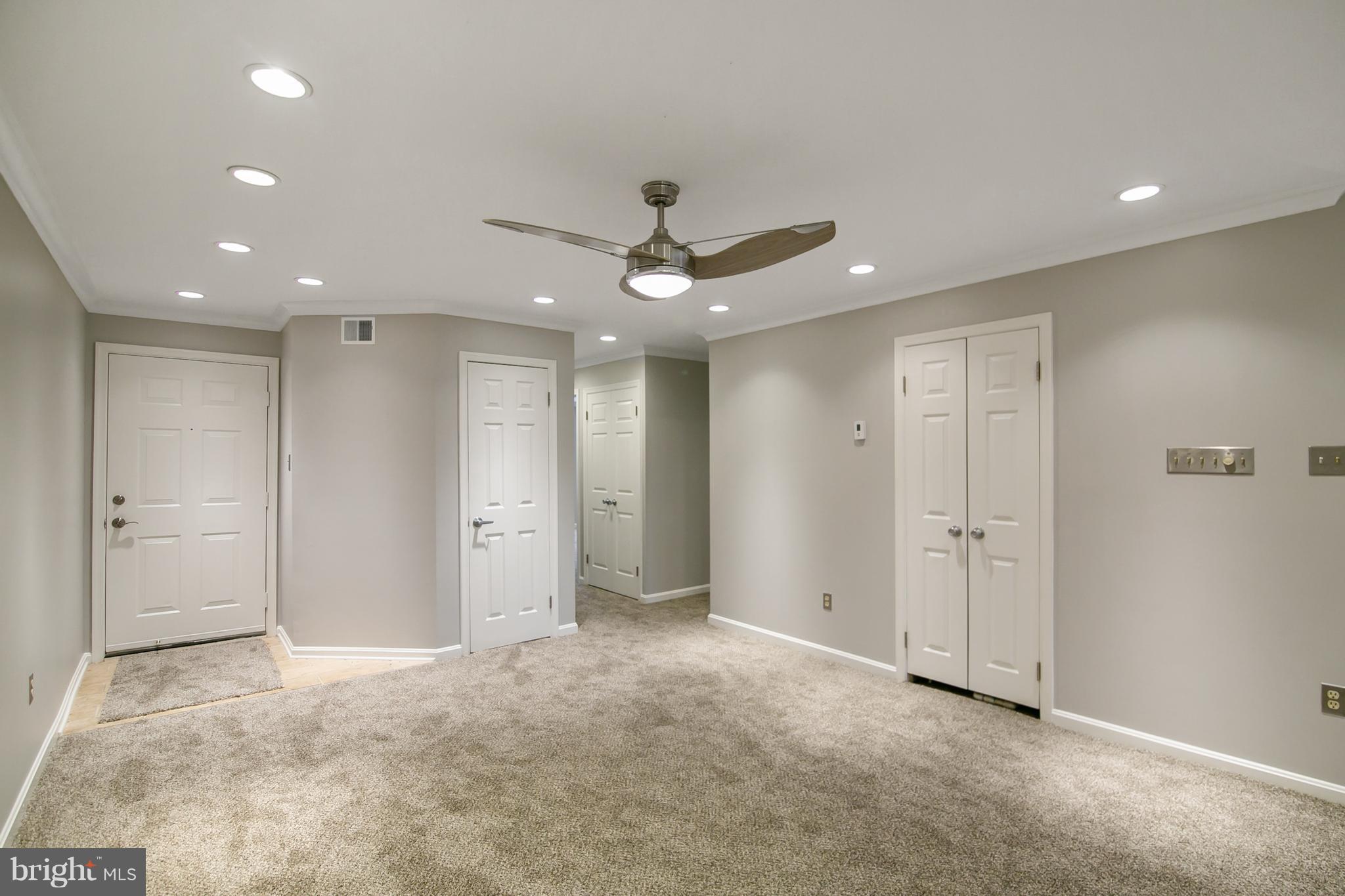 RIVERCHASE - Residential