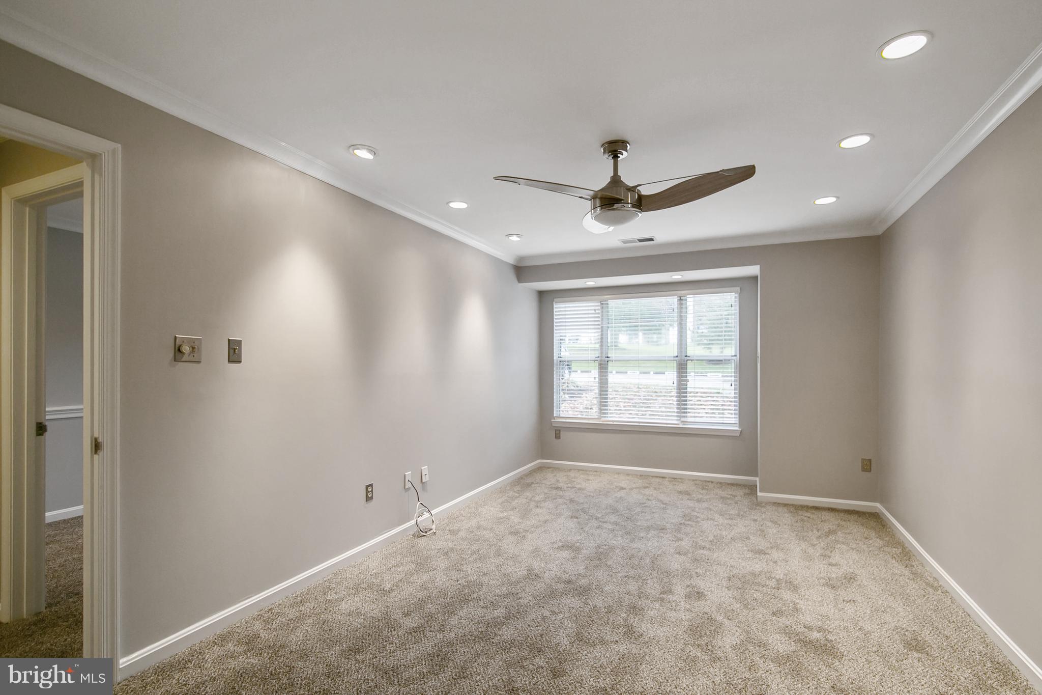 RIVERCHASE - Residential