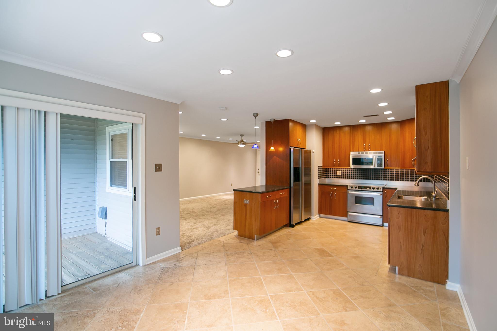 RIVERCHASE - Residential