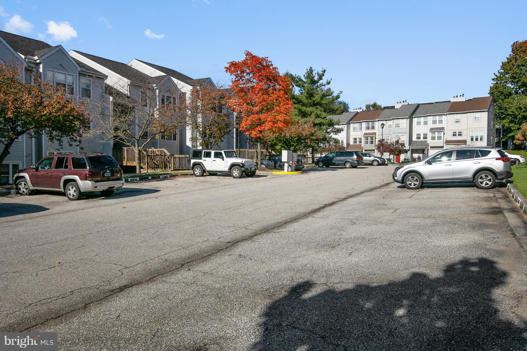 RIVERCHASE - Residential