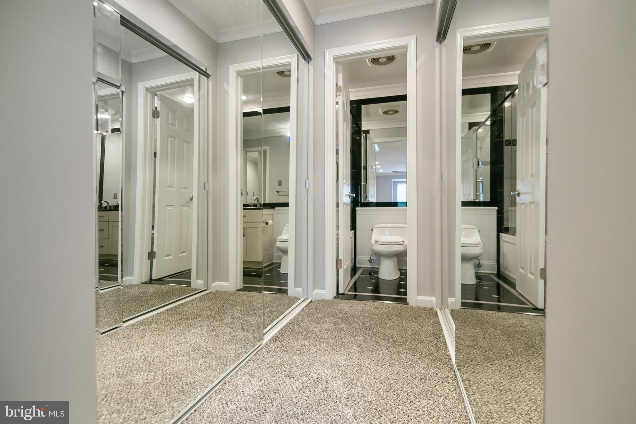 RIVERCHASE - Residential