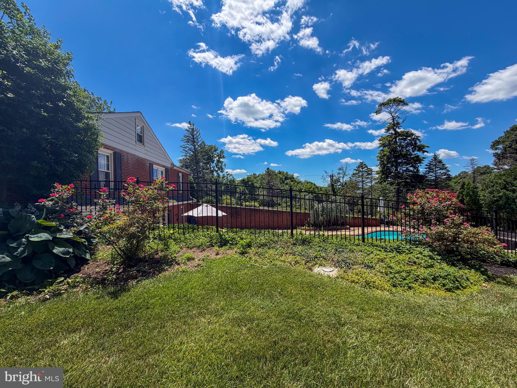 2445 STRASBURG ROAD