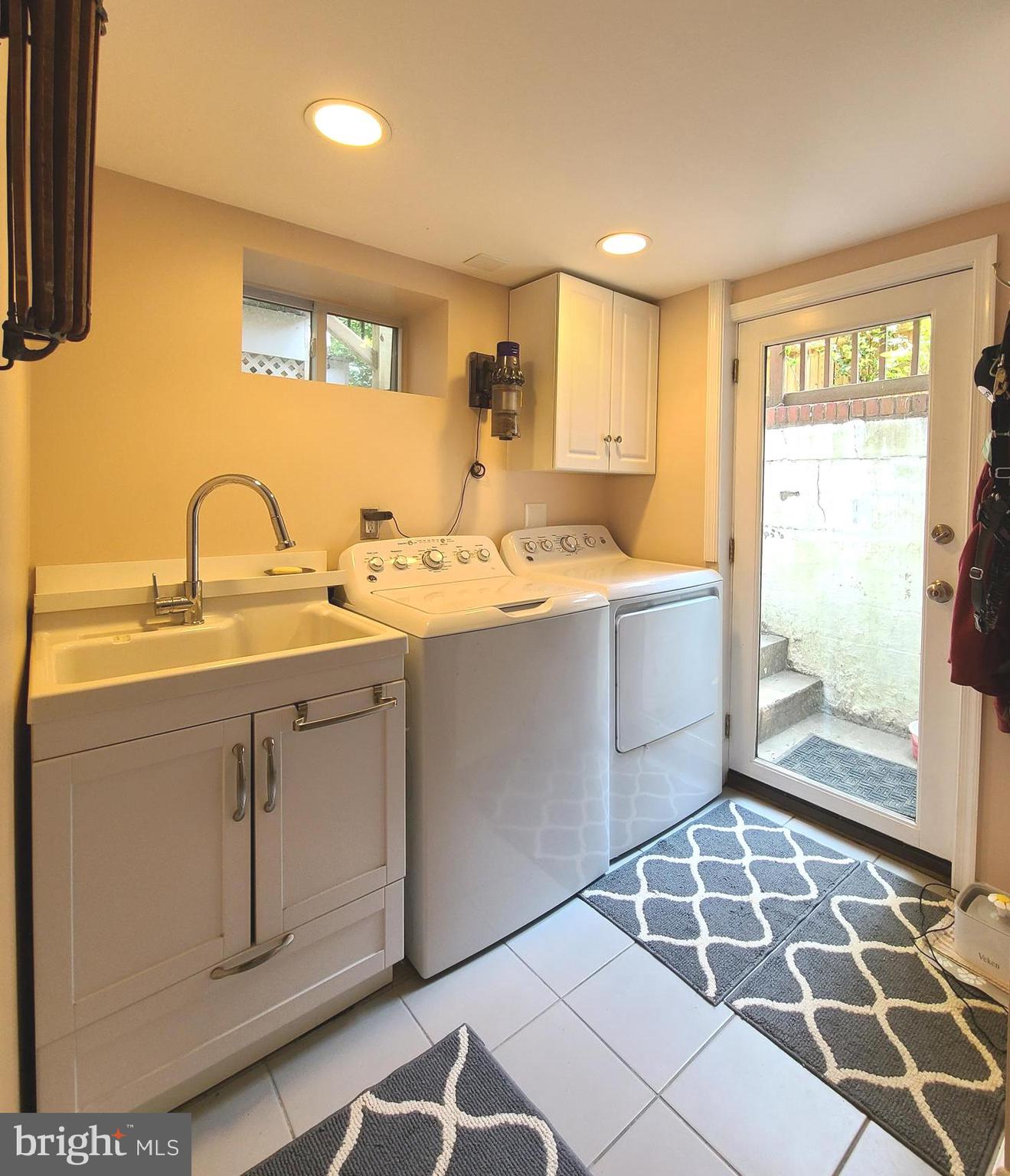 DOMINION HILLS - Residential Lease