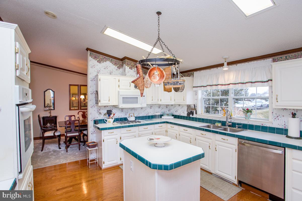 GWYNEDD WOODS - Residential