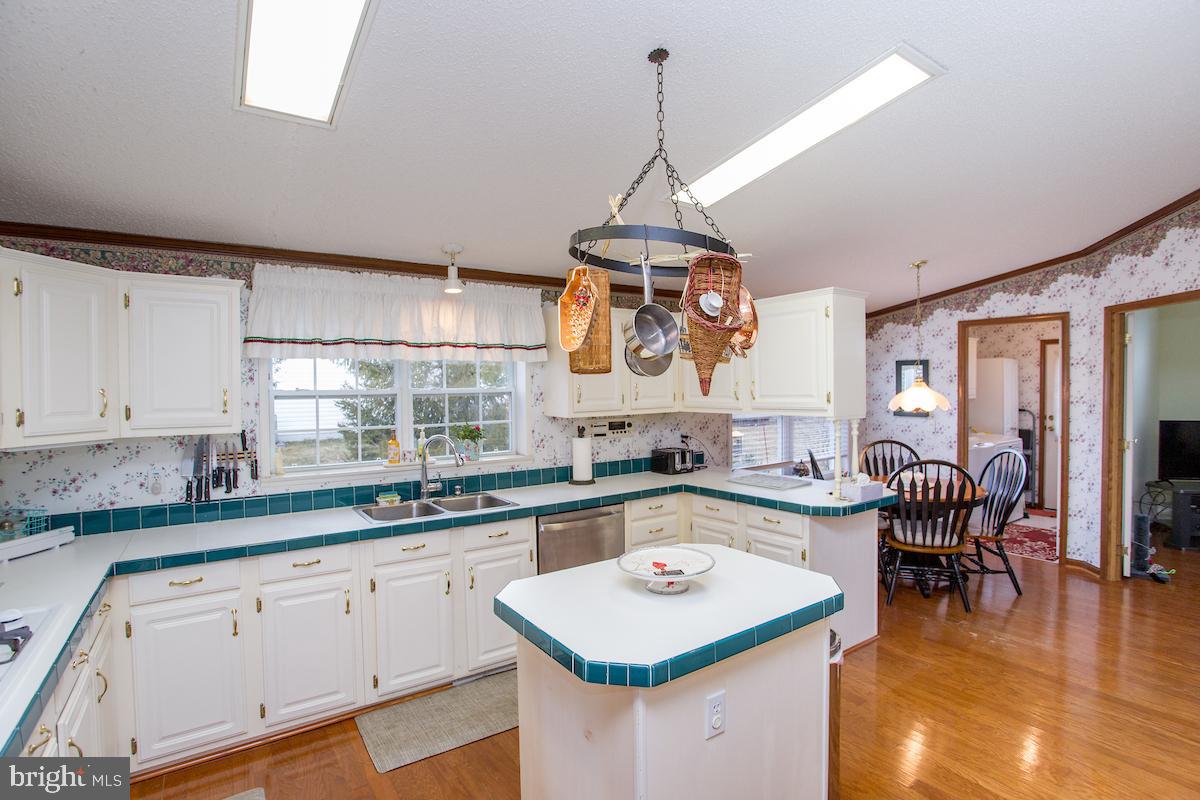 GWYNEDD WOODS - Residential