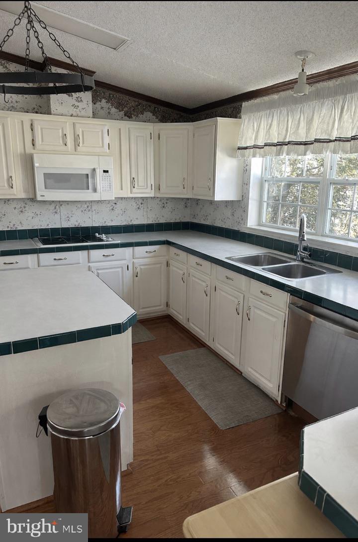 GWYNEDD WOODS - Residential