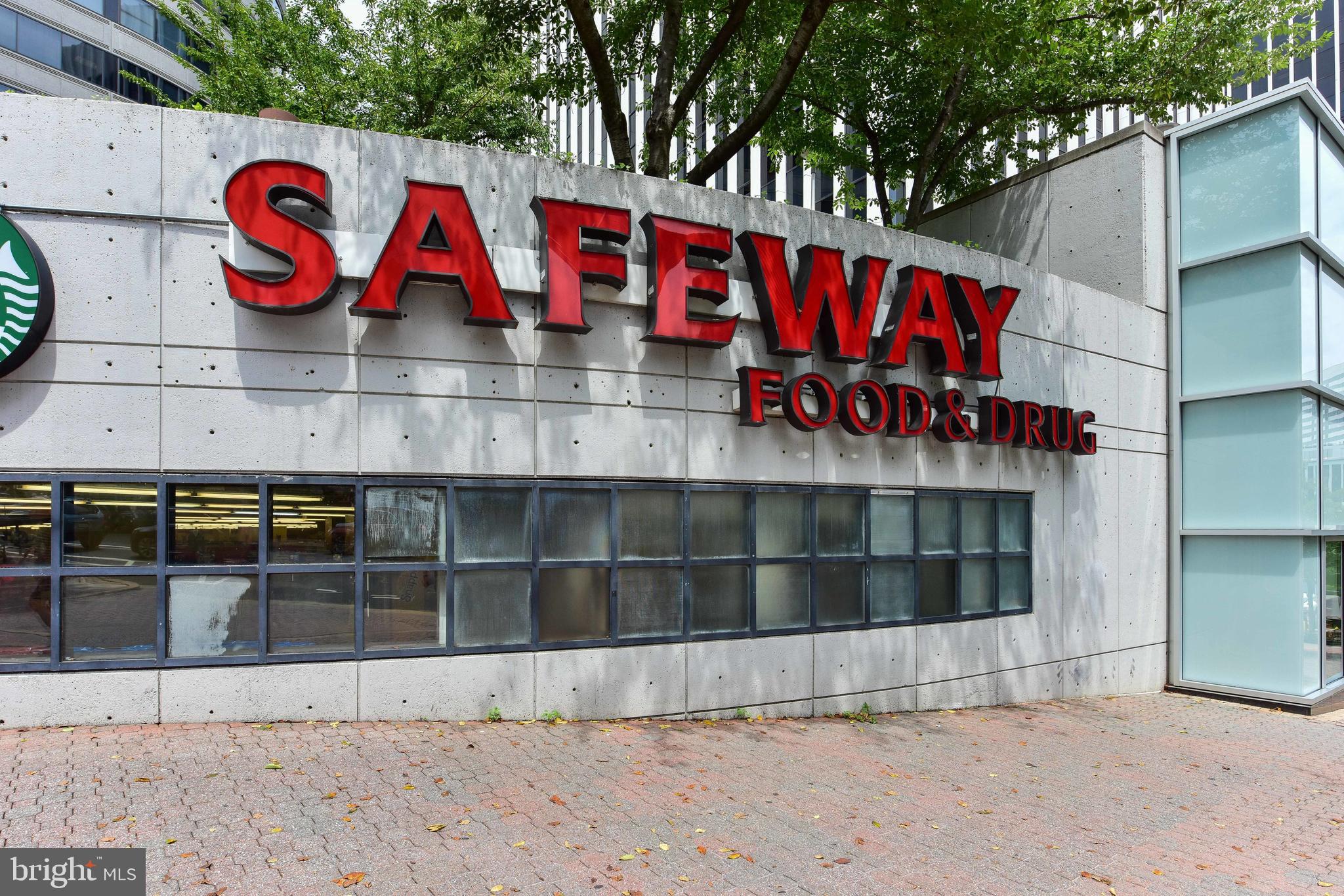 ROSSLYN - Residential Lease