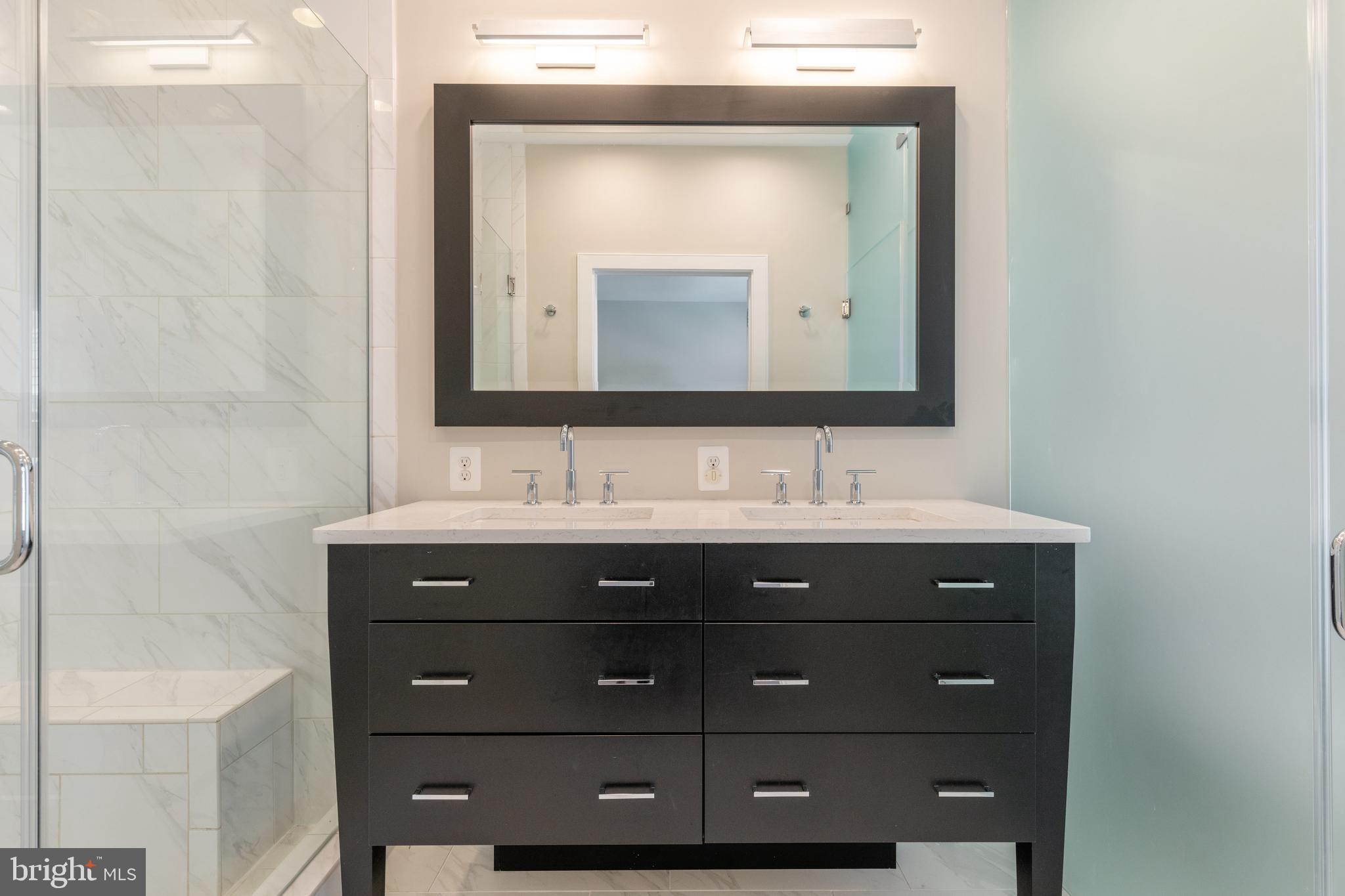 ROSSLYN - Residential Lease