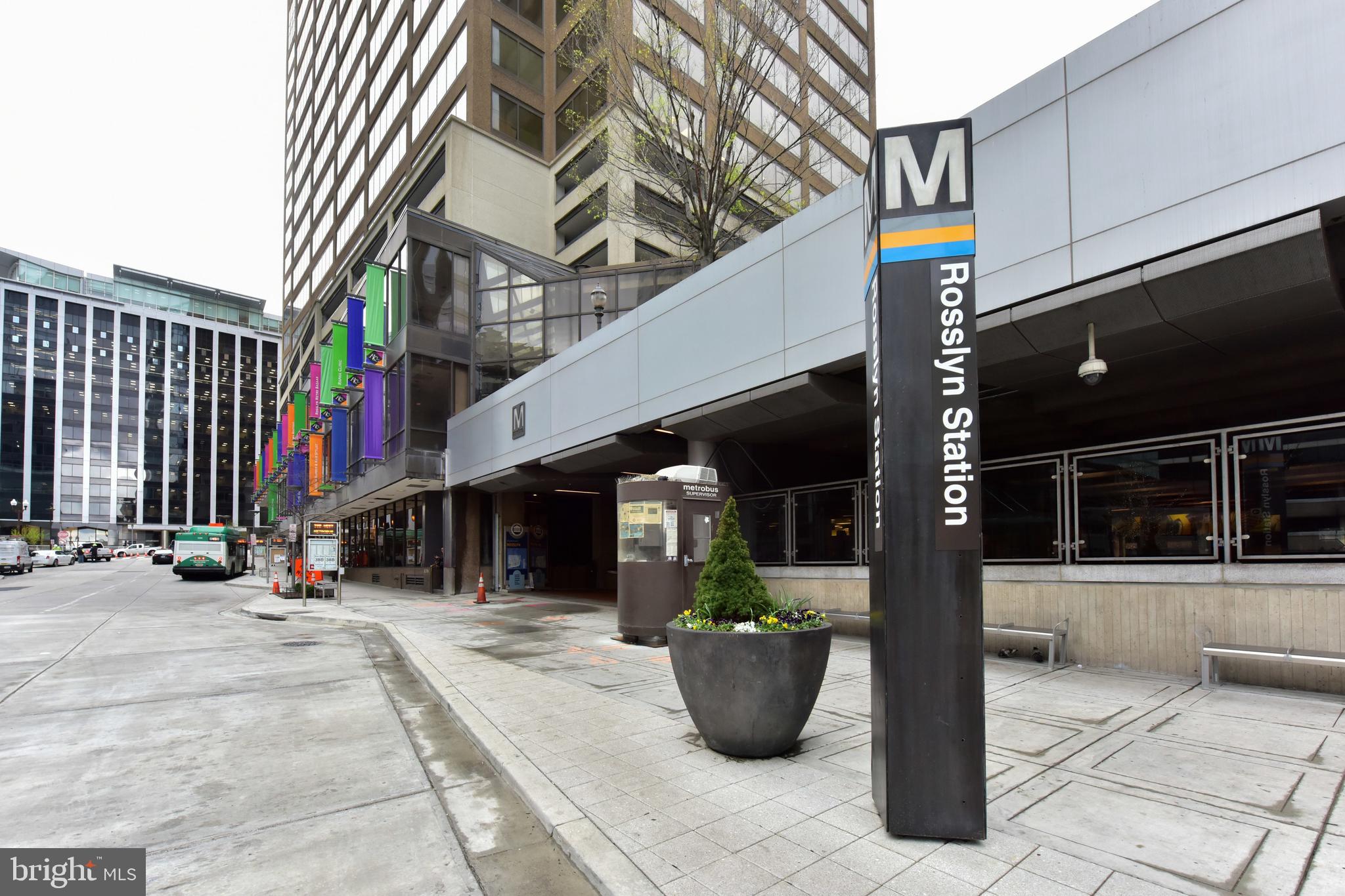 ROSSLYN - Residential Lease