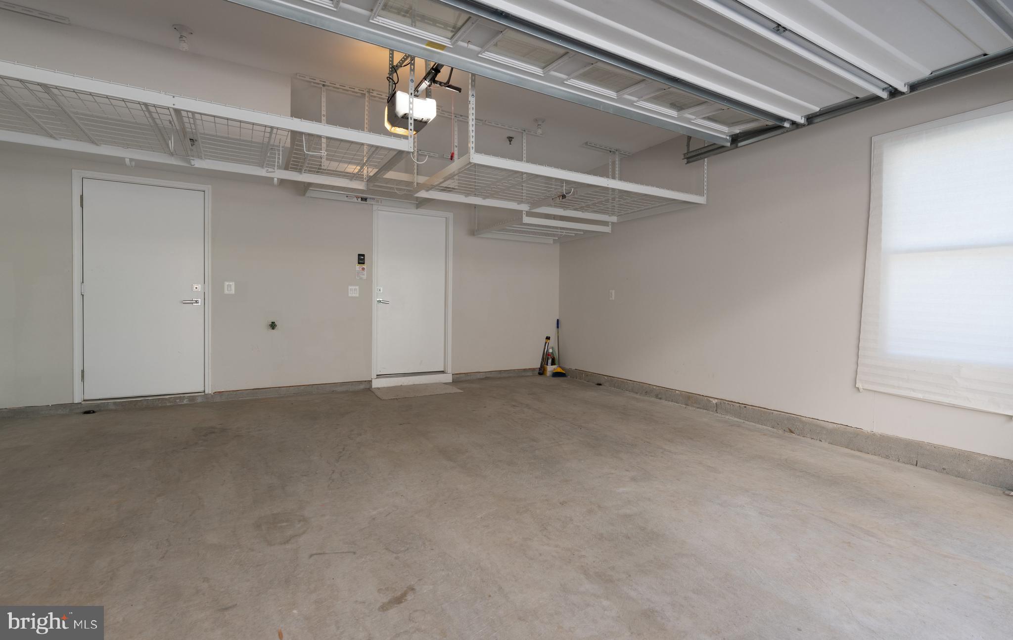 ROSSLYN - Residential Lease