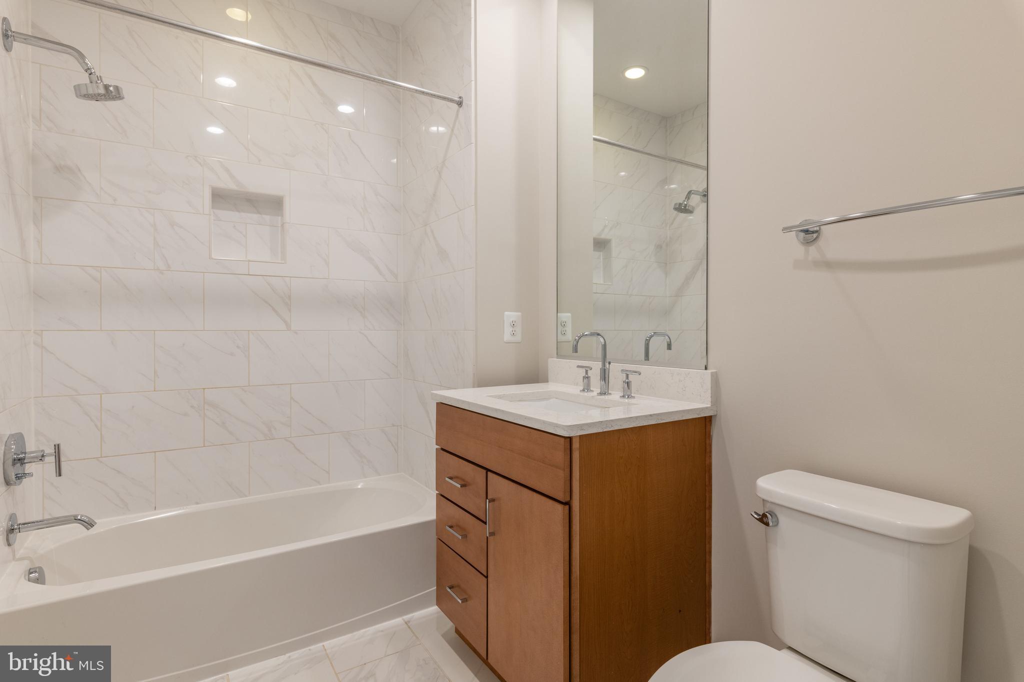 ROSSLYN - Residential Lease