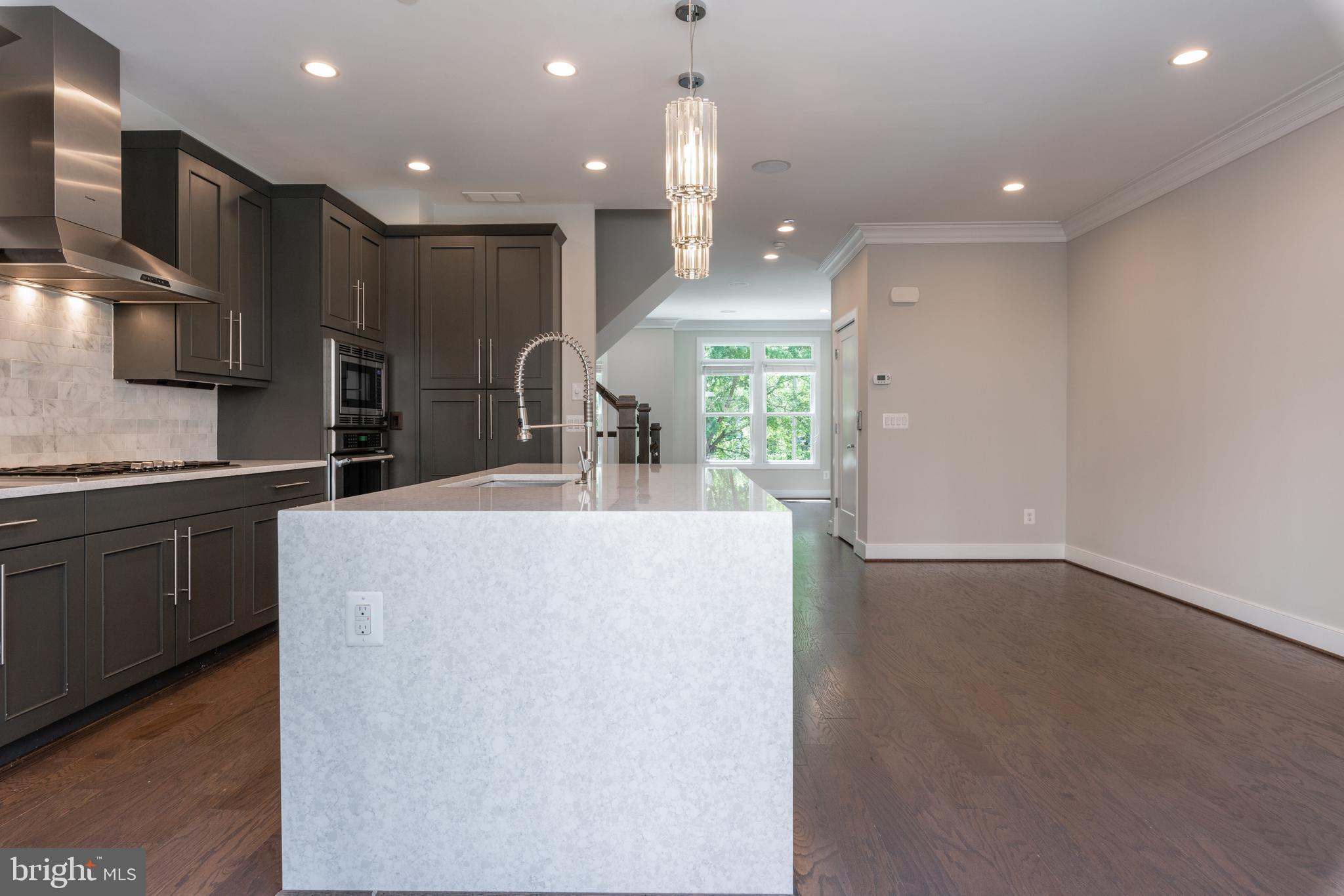 ROSSLYN - Residential Lease