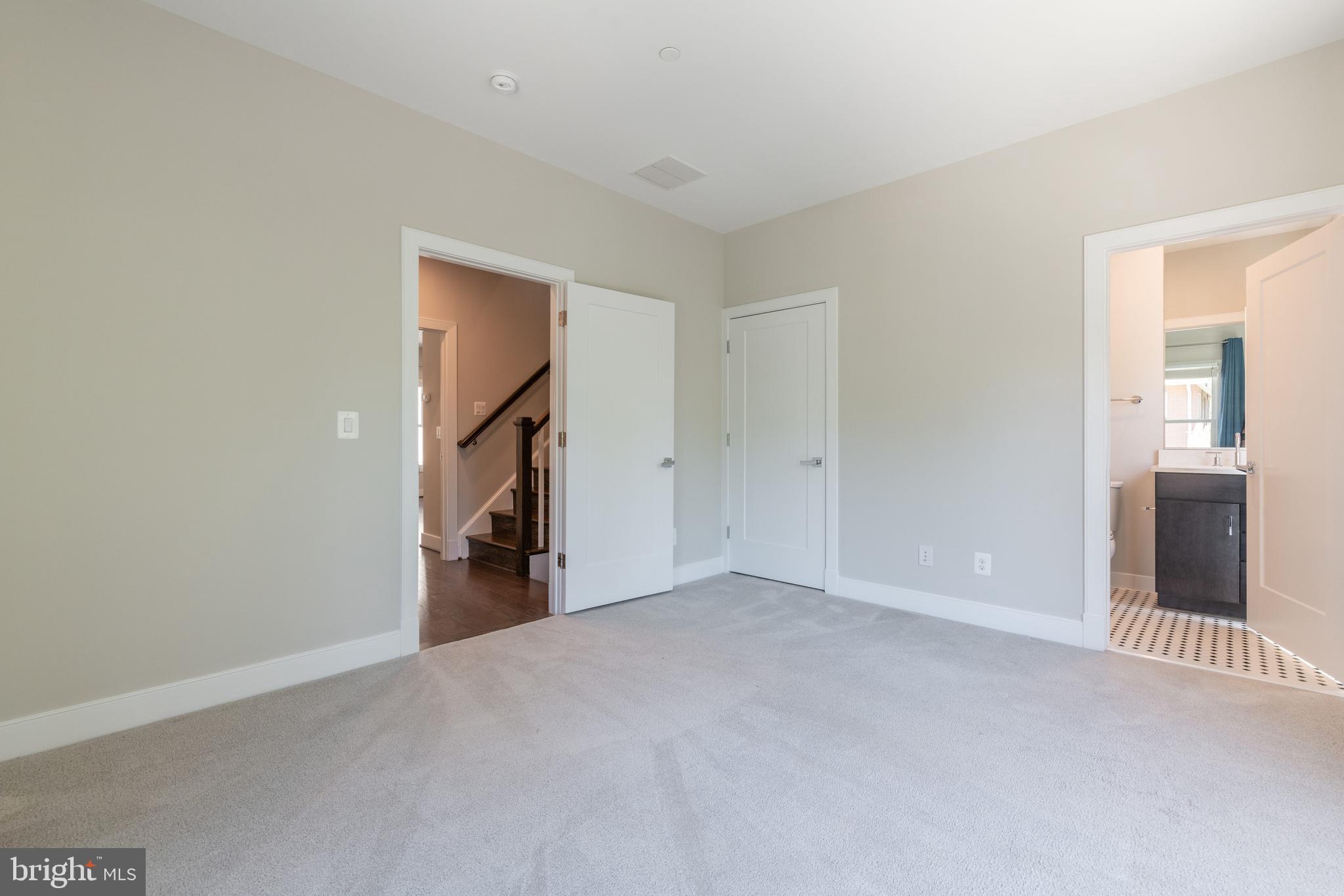 ROSSLYN - Residential Lease