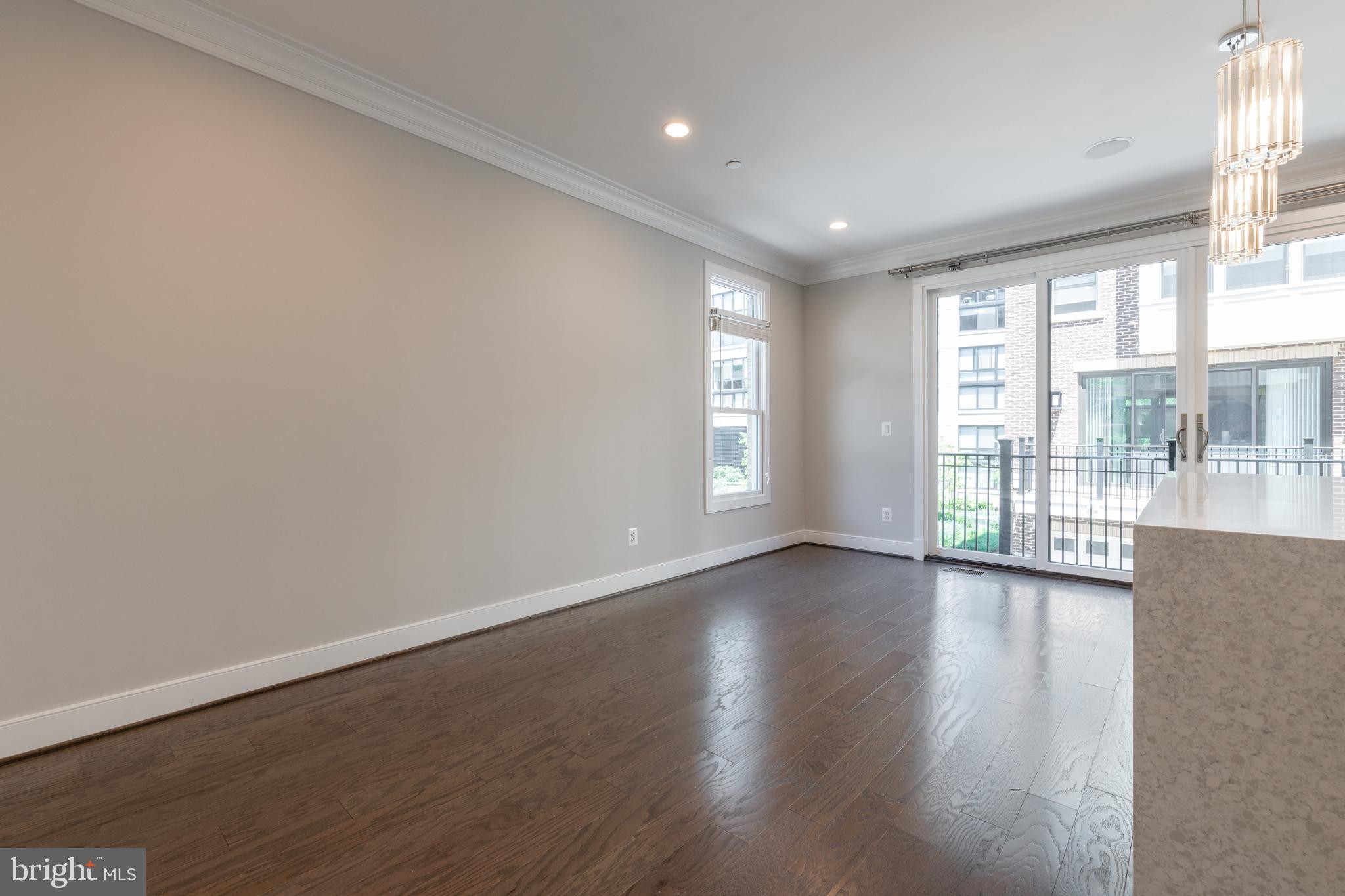 ROSSLYN - Residential Lease