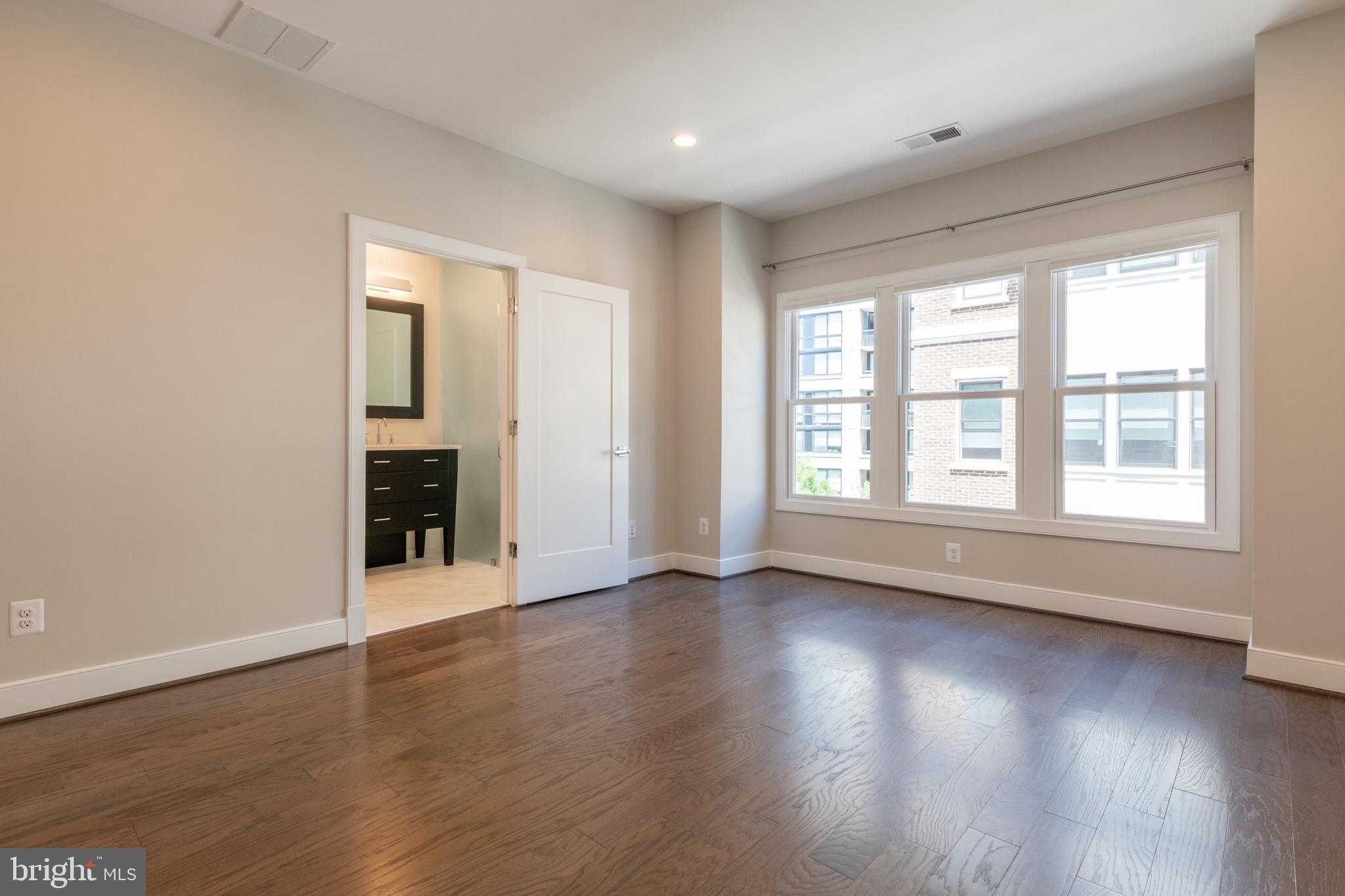 ROSSLYN - Residential Lease