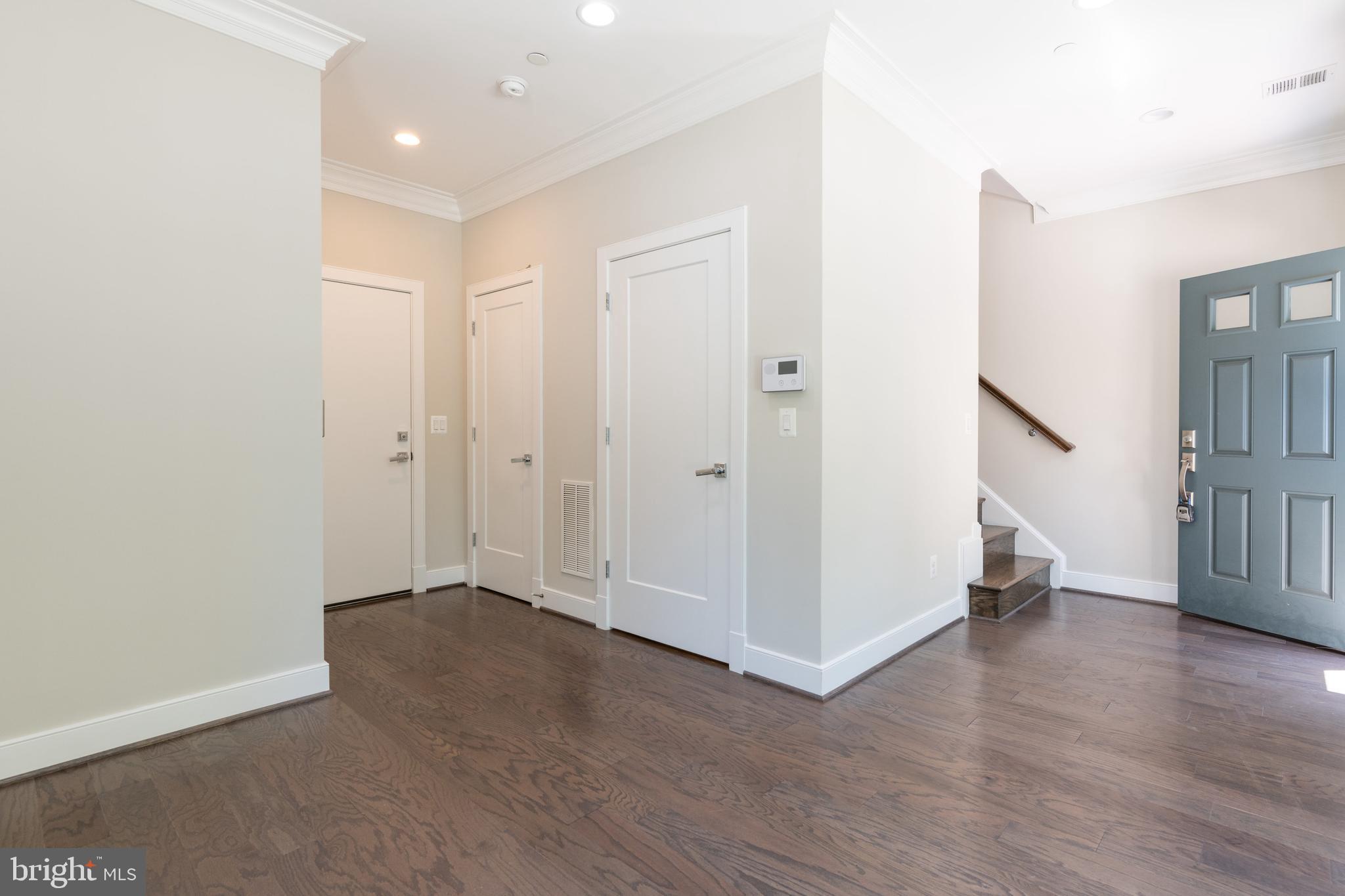 ROSSLYN - Residential Lease