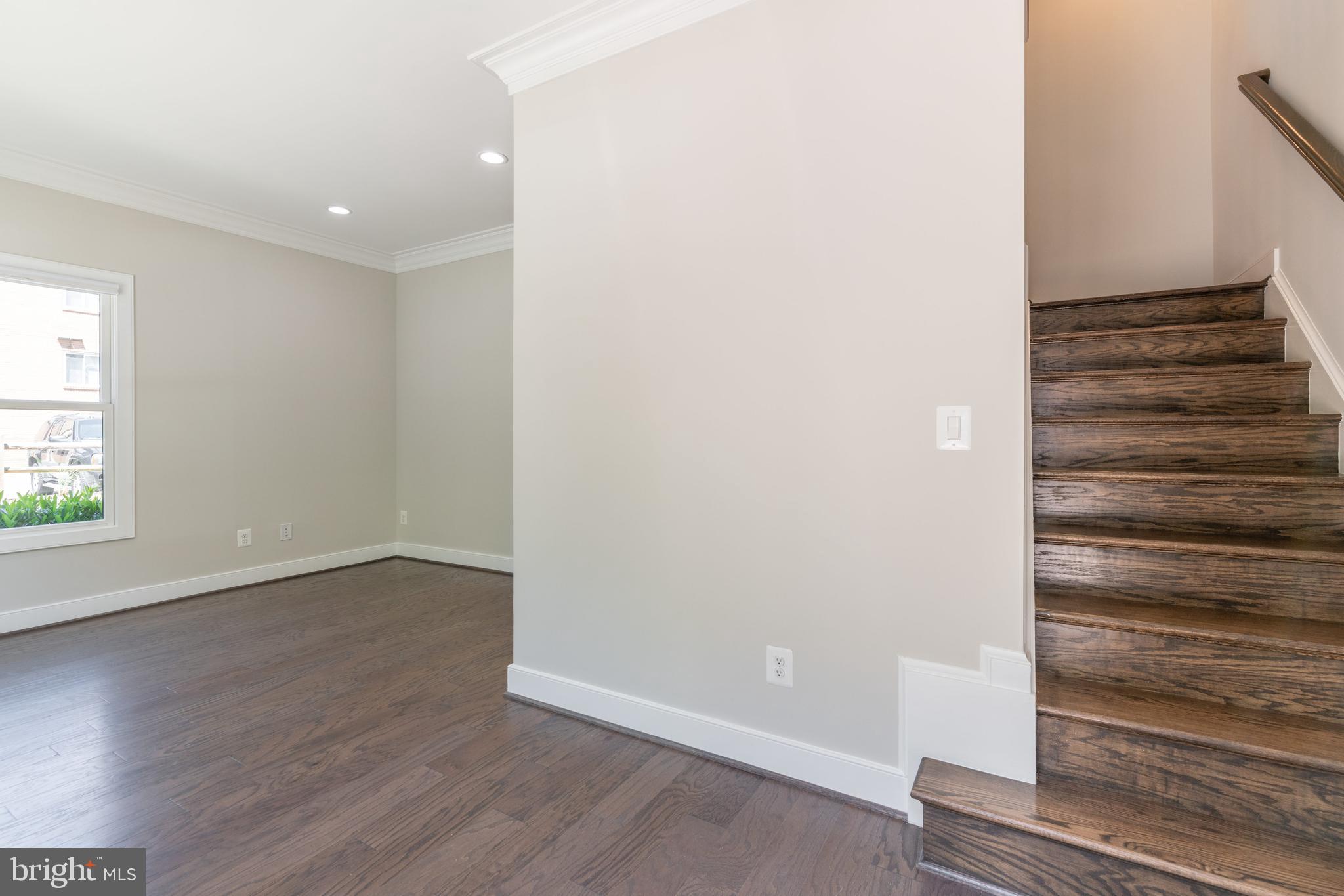 ROSSLYN - Residential Lease