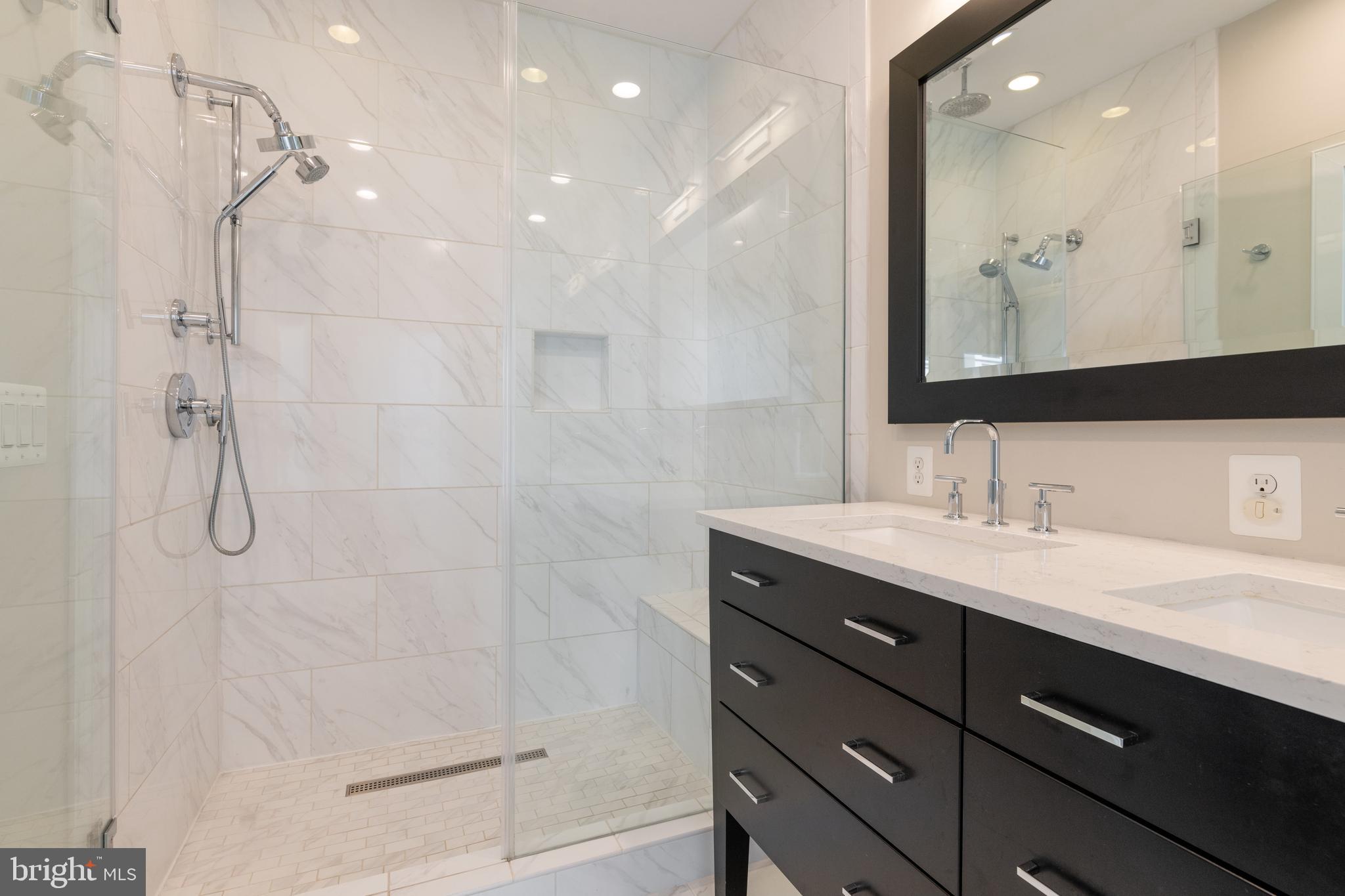 ROSSLYN - Residential Lease