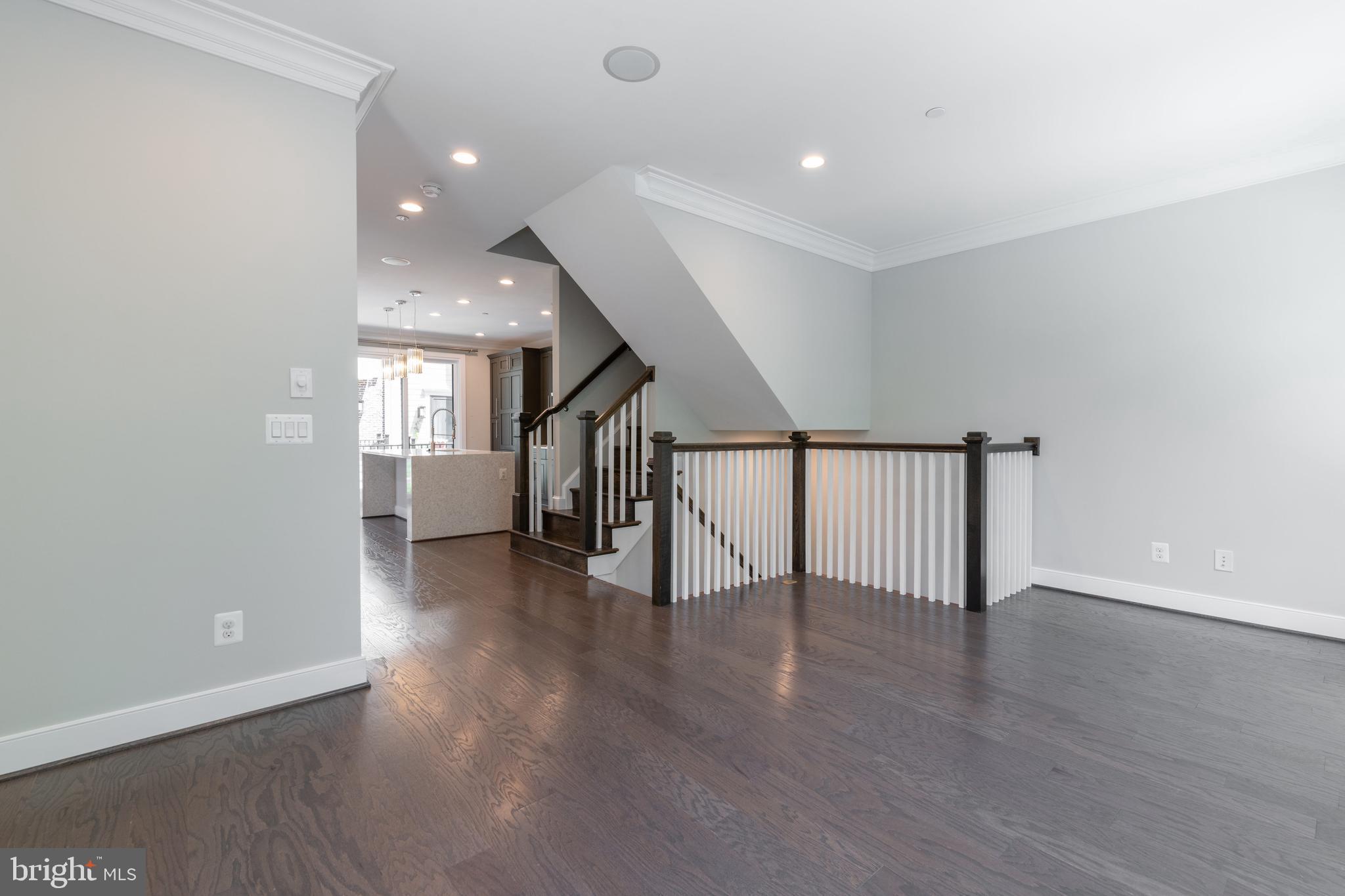 ROSSLYN - Residential Lease