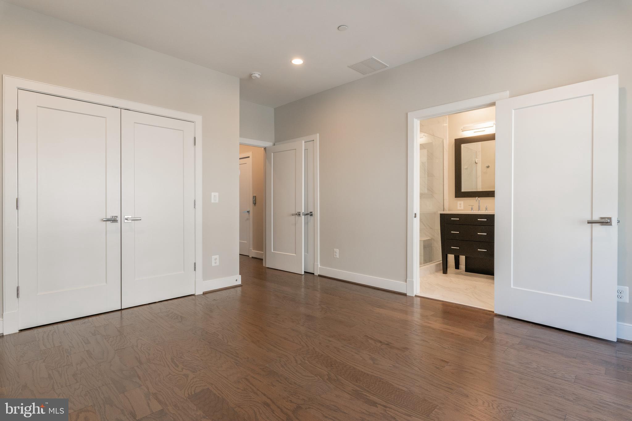 ROSSLYN - Residential Lease