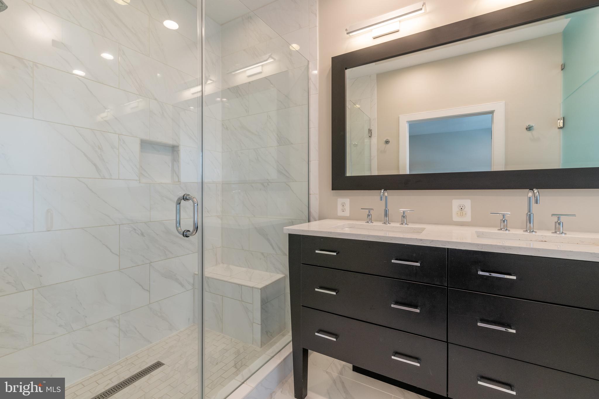 ROSSLYN - Residential Lease