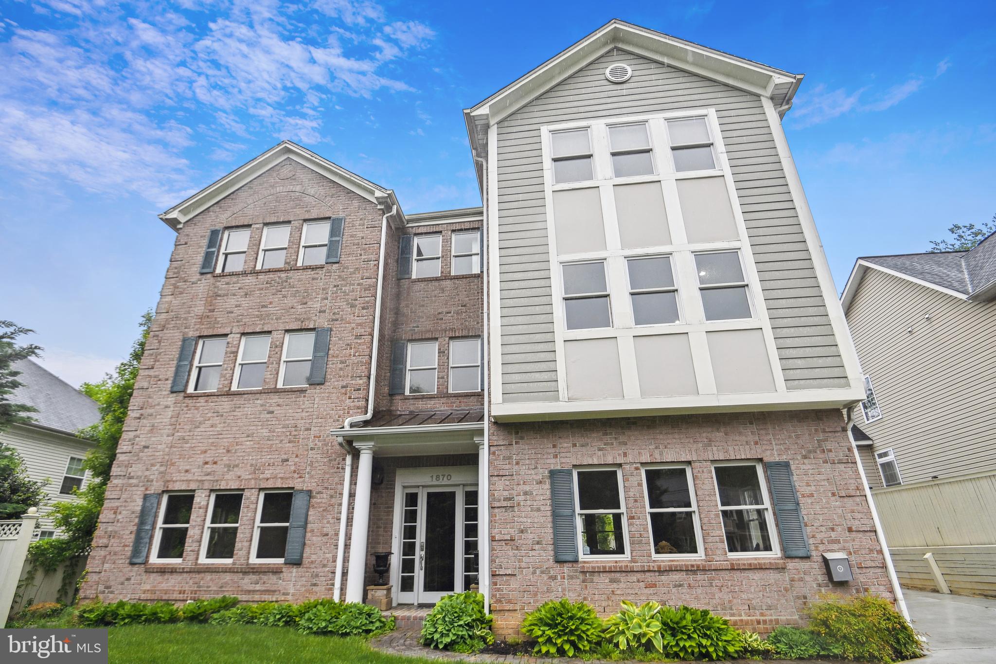 HIGHVIEW TERRACE - Residential