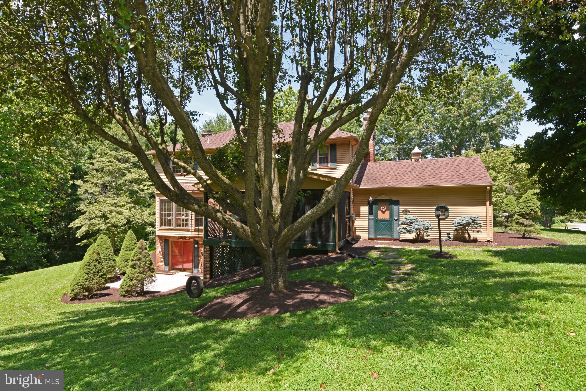 WOLF TRAP GREEN - Residential