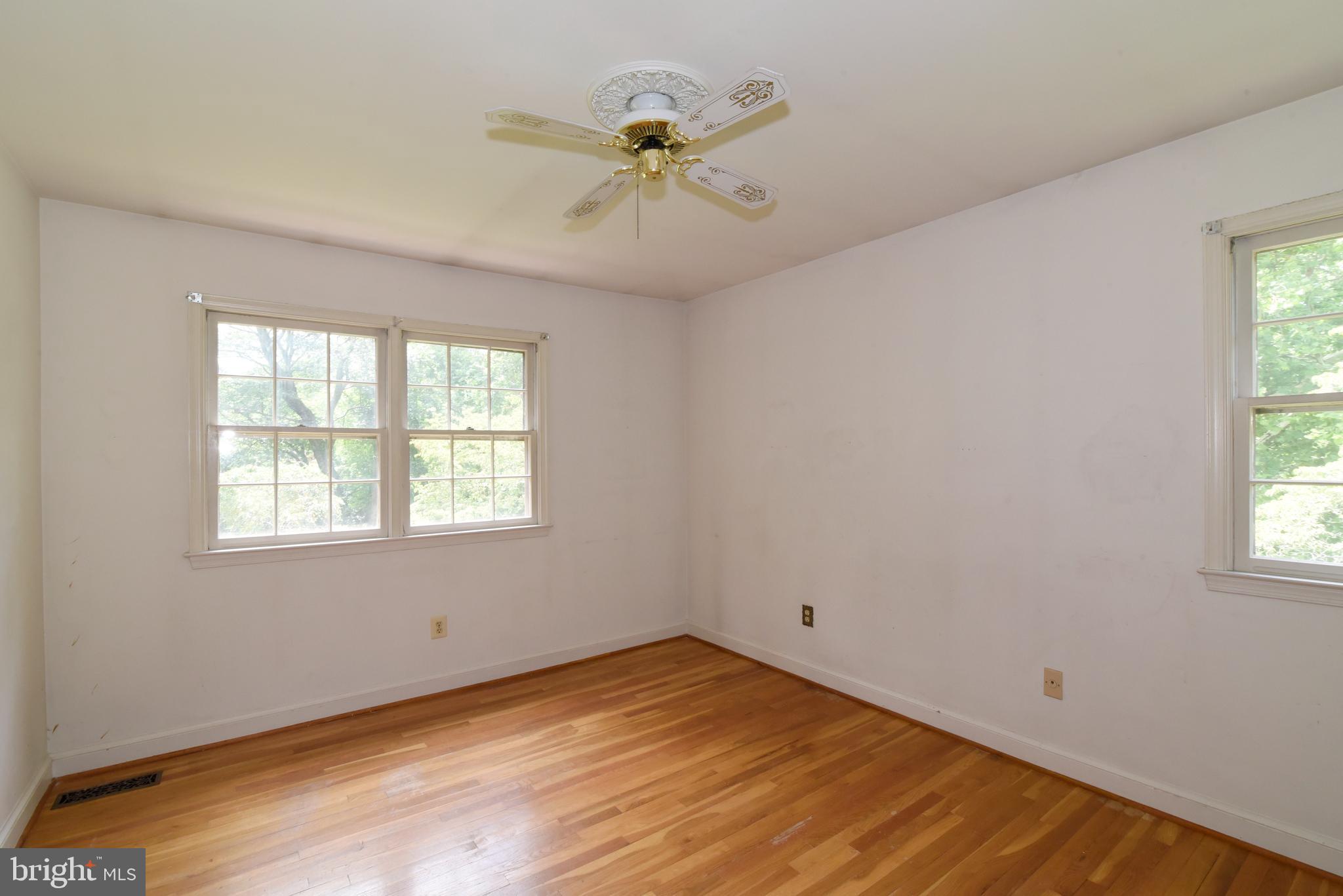 WOLF TRAP GREEN - Residential