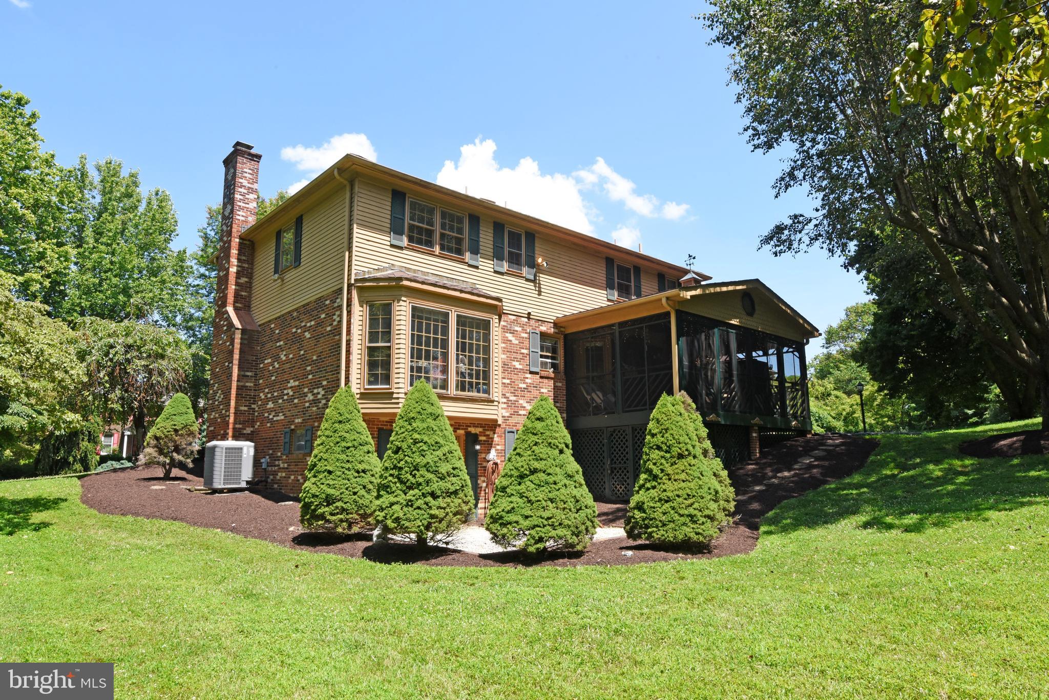 WOLF TRAP GREEN - Residential