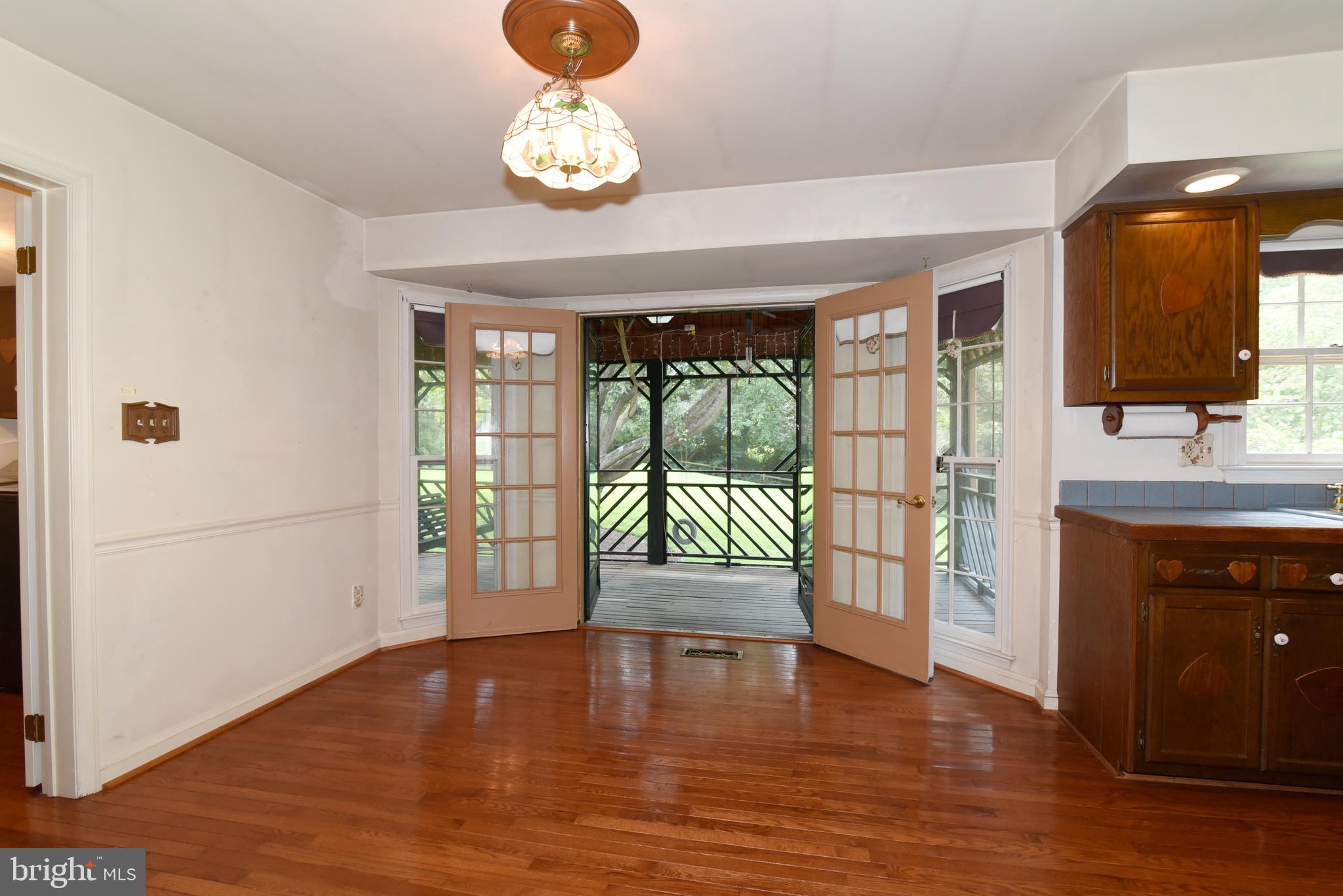 WOLF TRAP GREEN - Residential