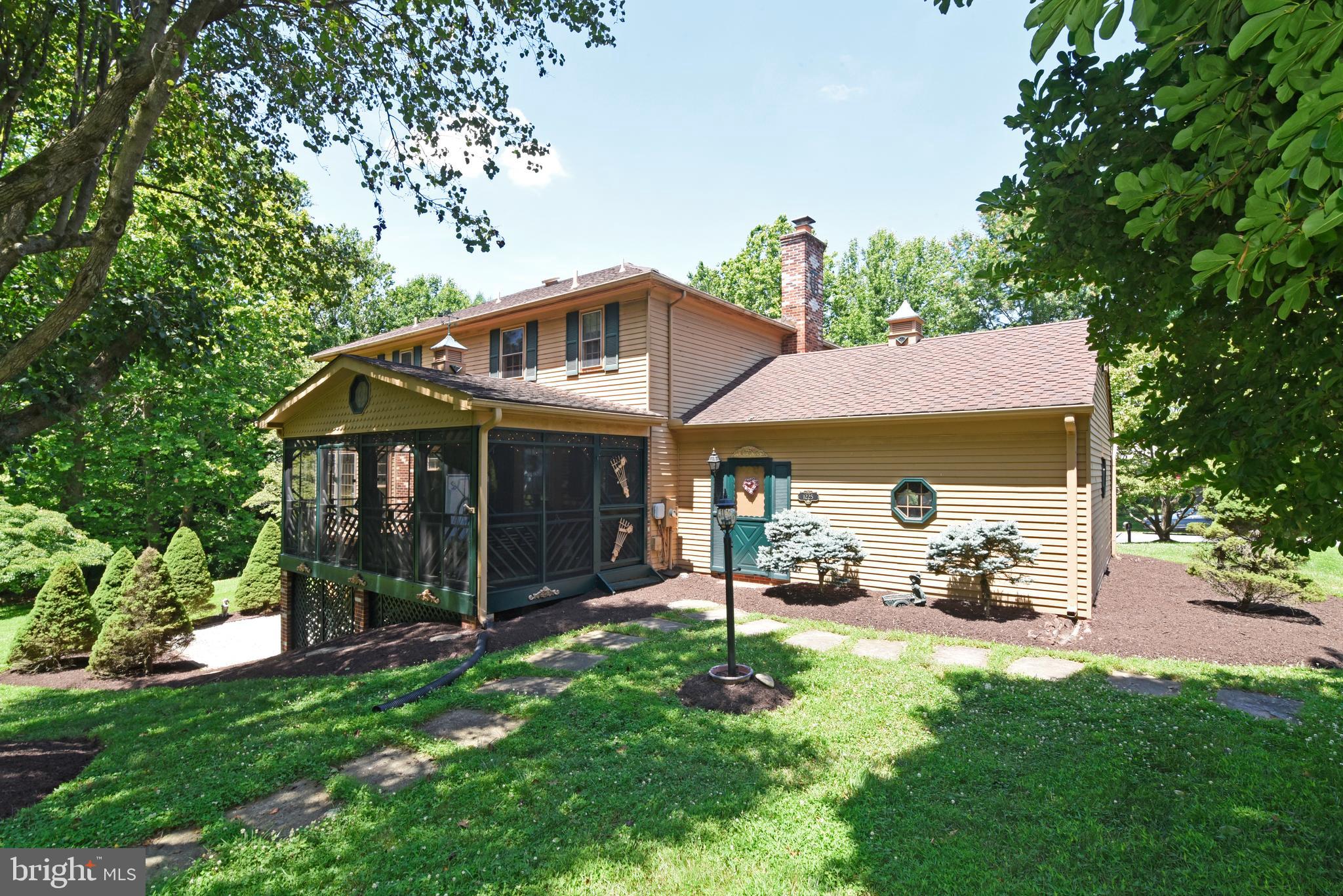 WOLF TRAP GREEN - Residential