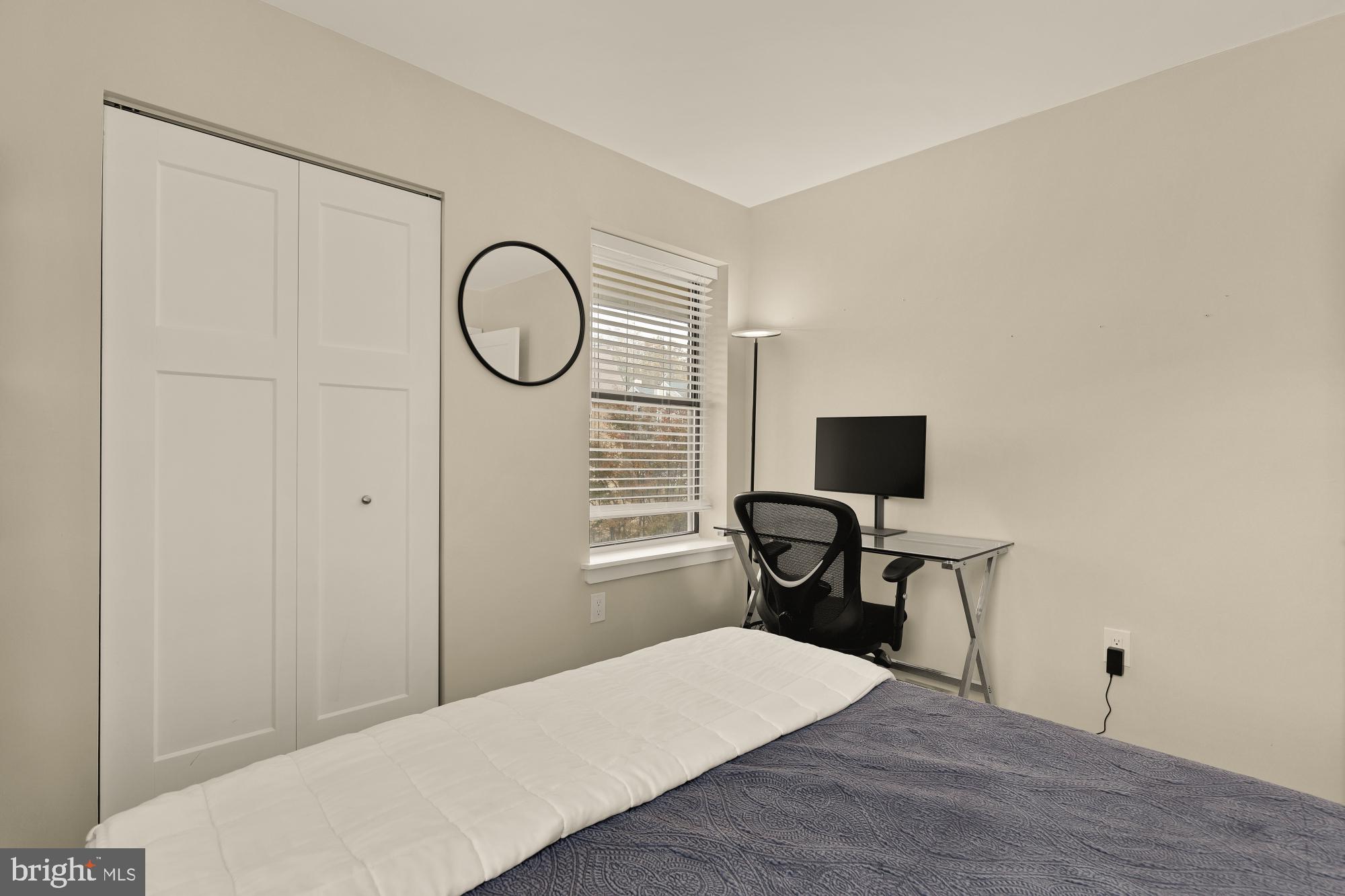 BRISTOL SQUARE - Residential